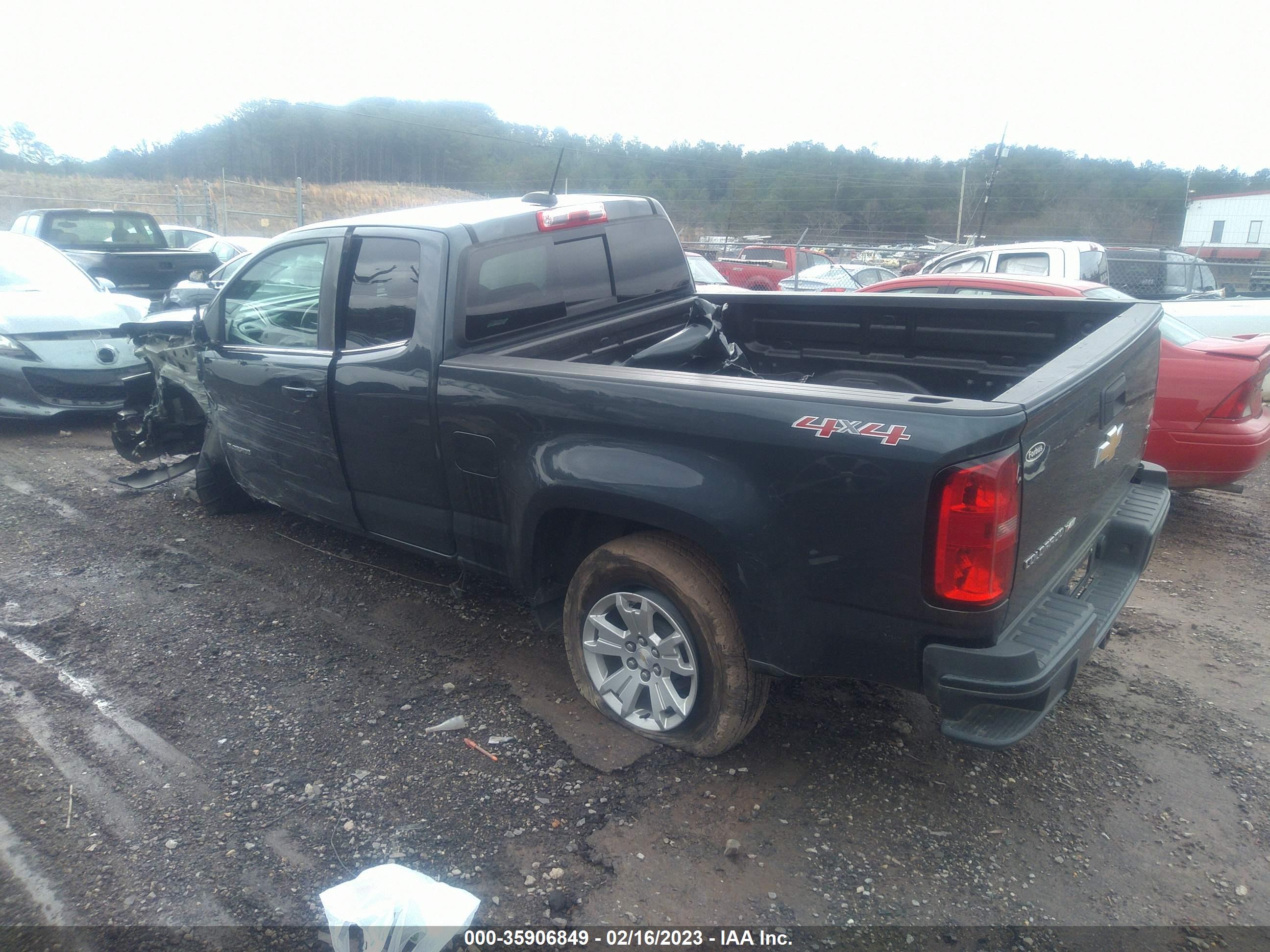 CHEVROLET COLORADO image 3