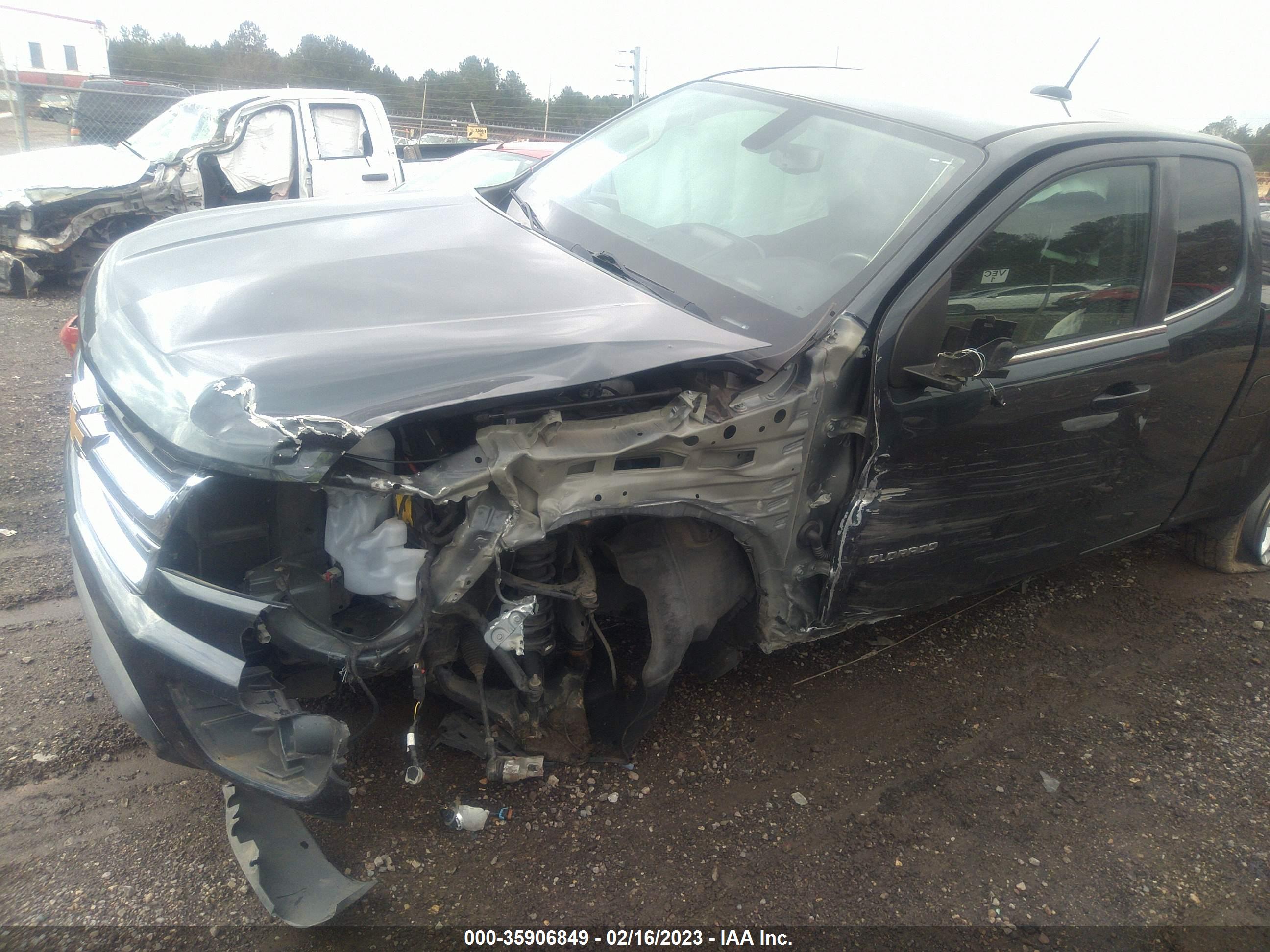 CHEVROLET COLORADO image 6
