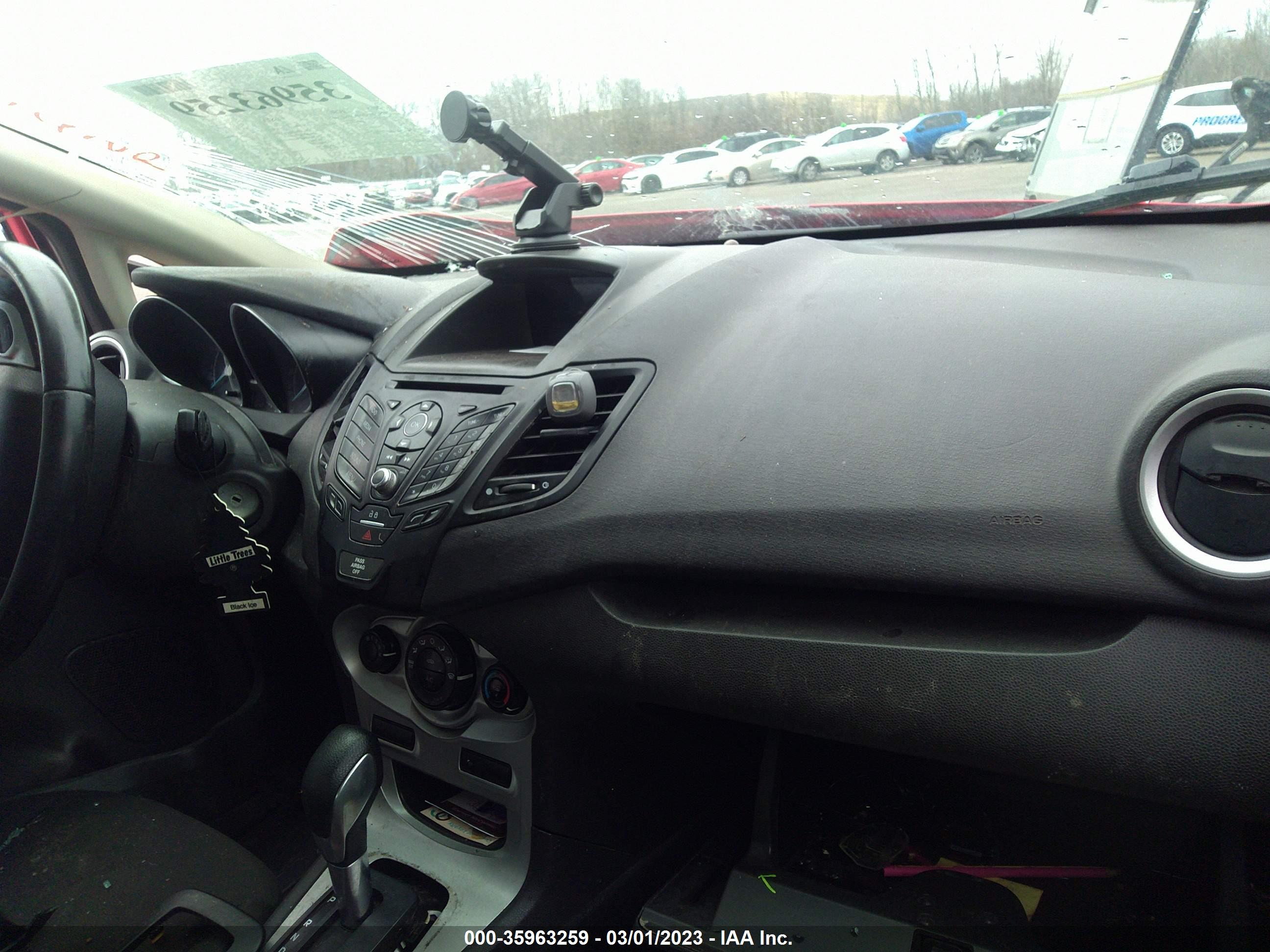FORD FIESTA image 5