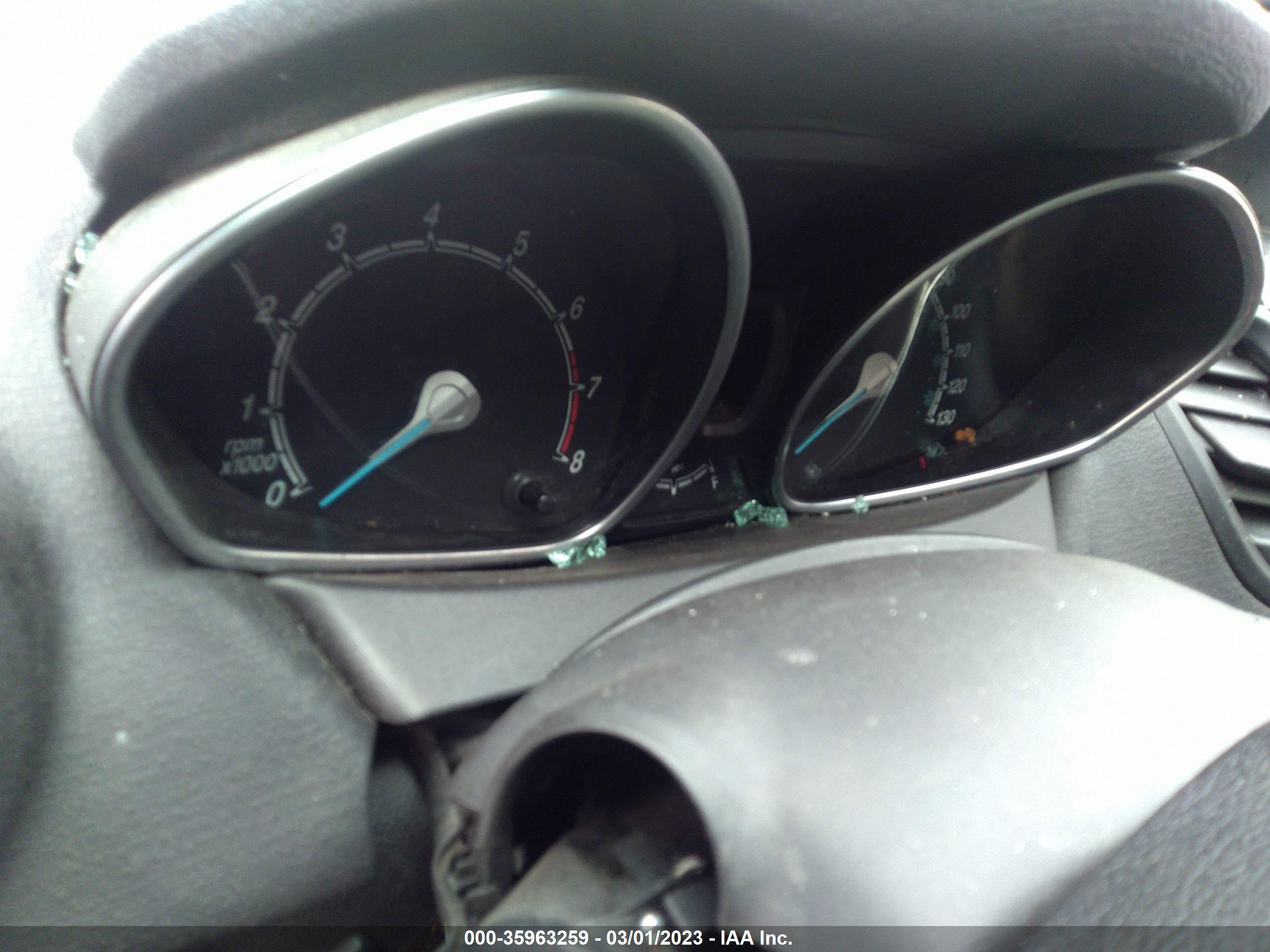 FORD FIESTA image 7