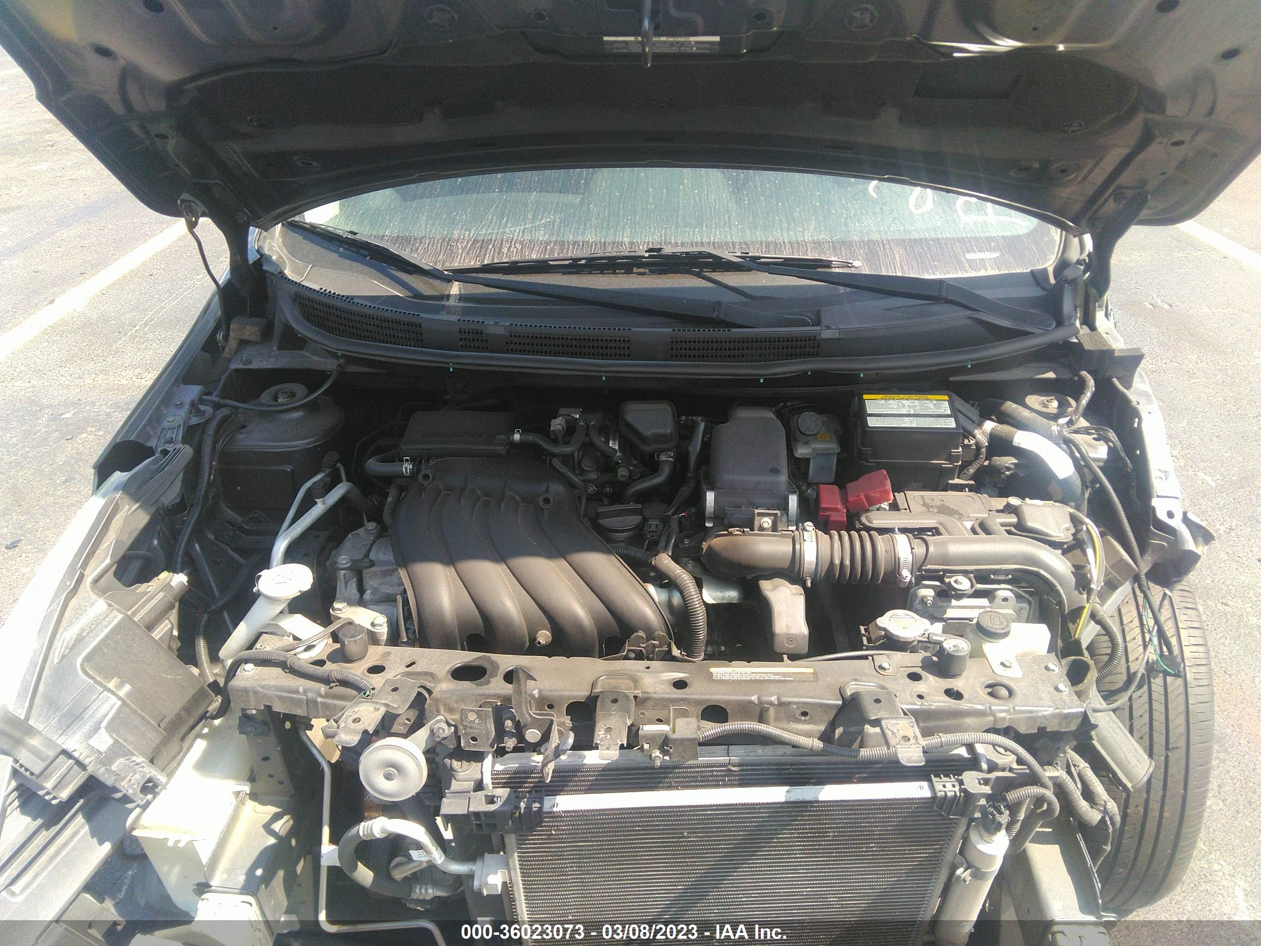 NISSAN VERSA image 10