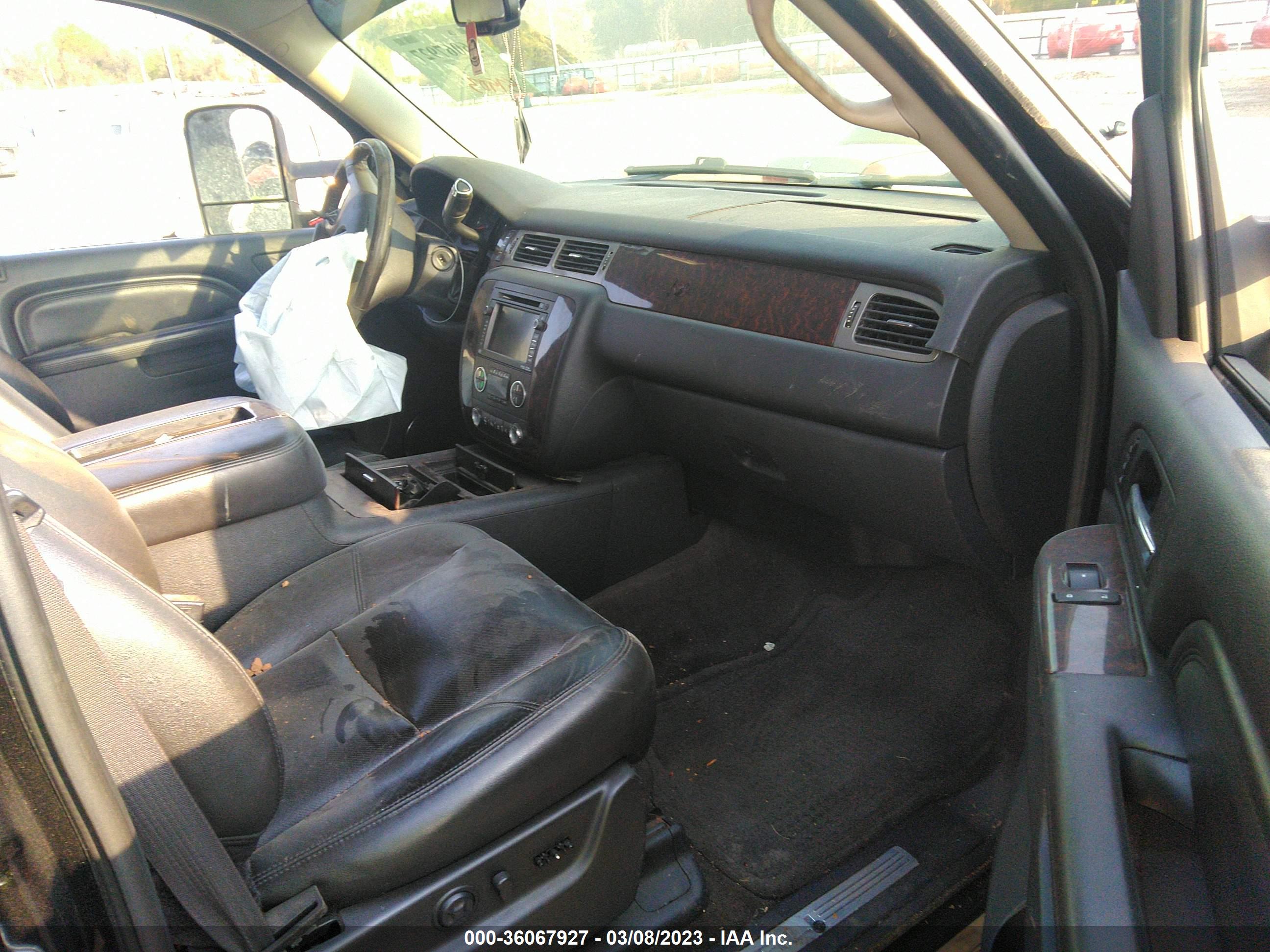 GMC YUKON image 5