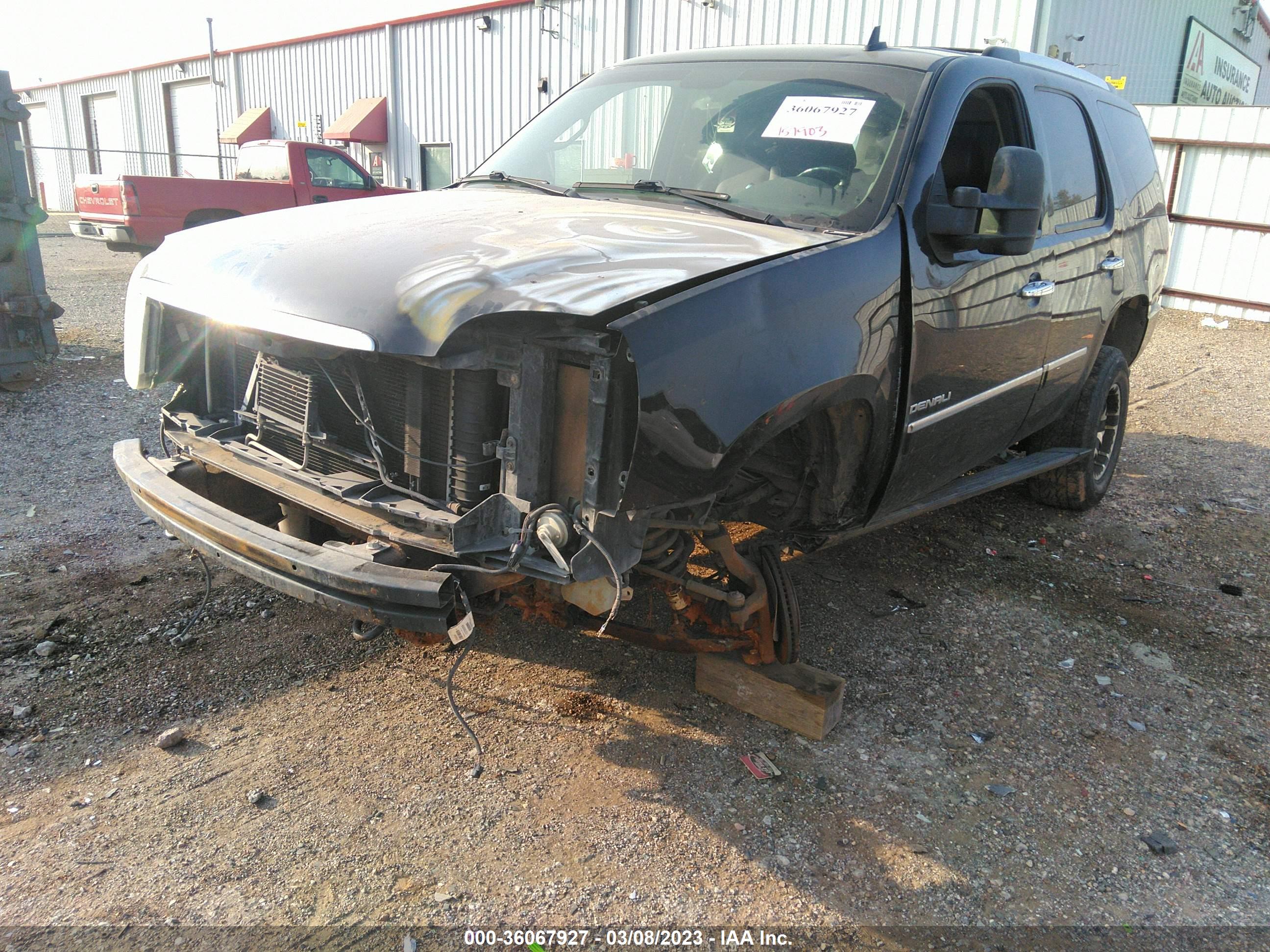 GMC YUKON image 6