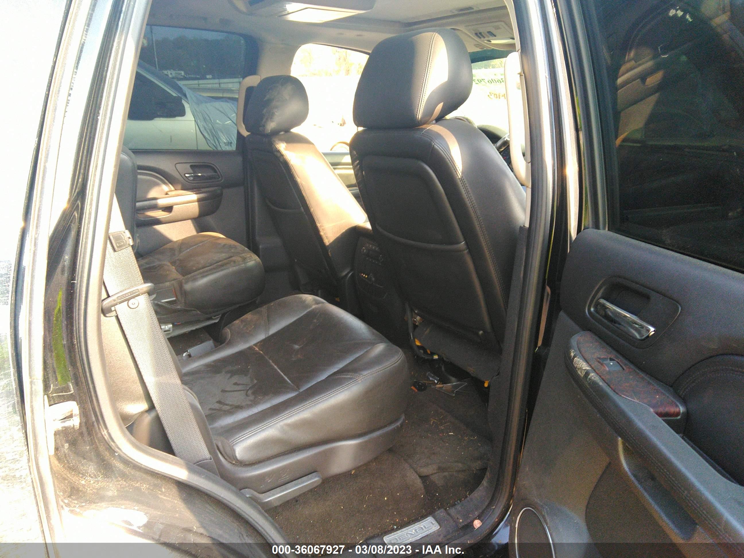 GMC YUKON image 8