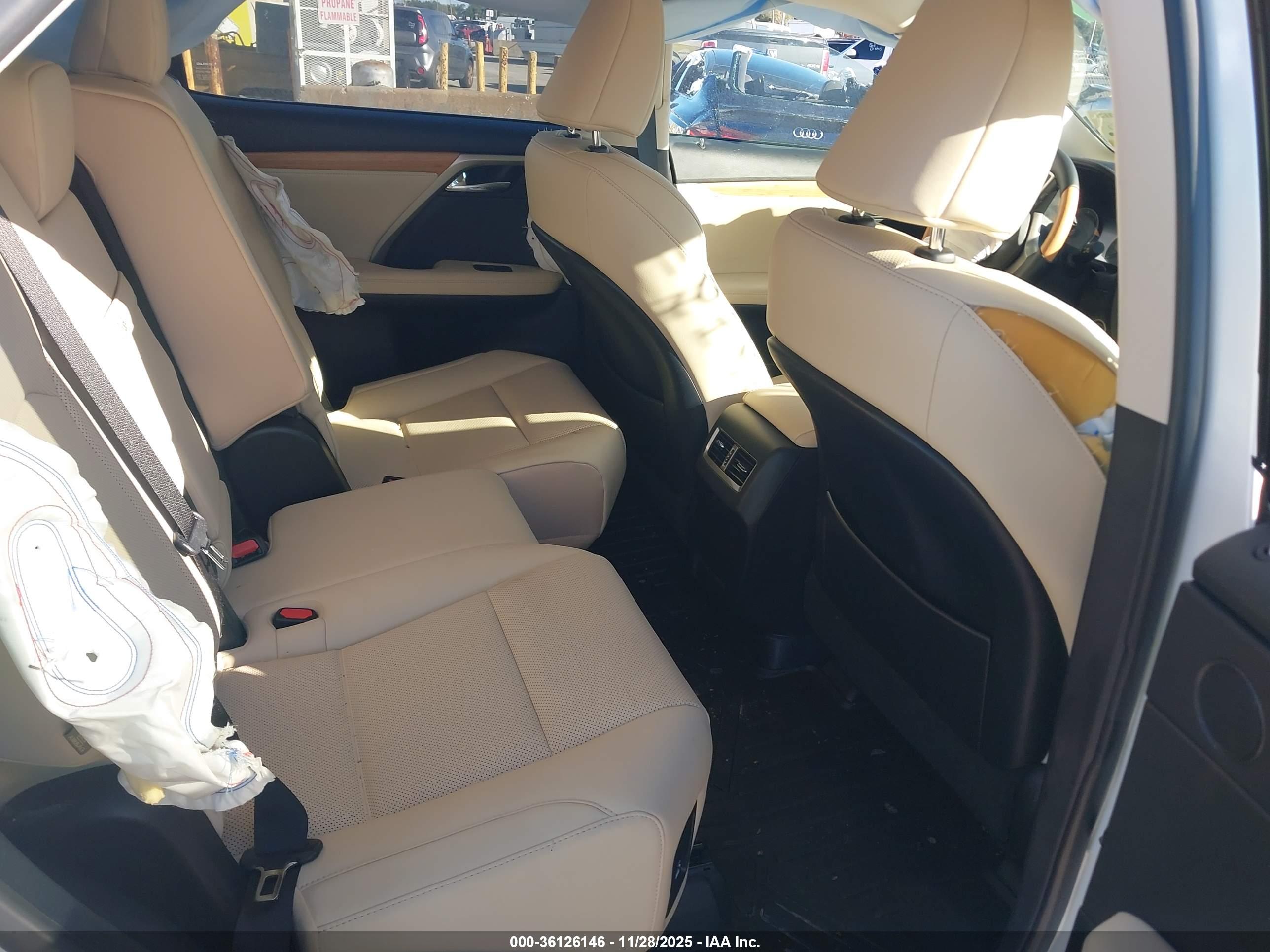LEXUS RX image 8