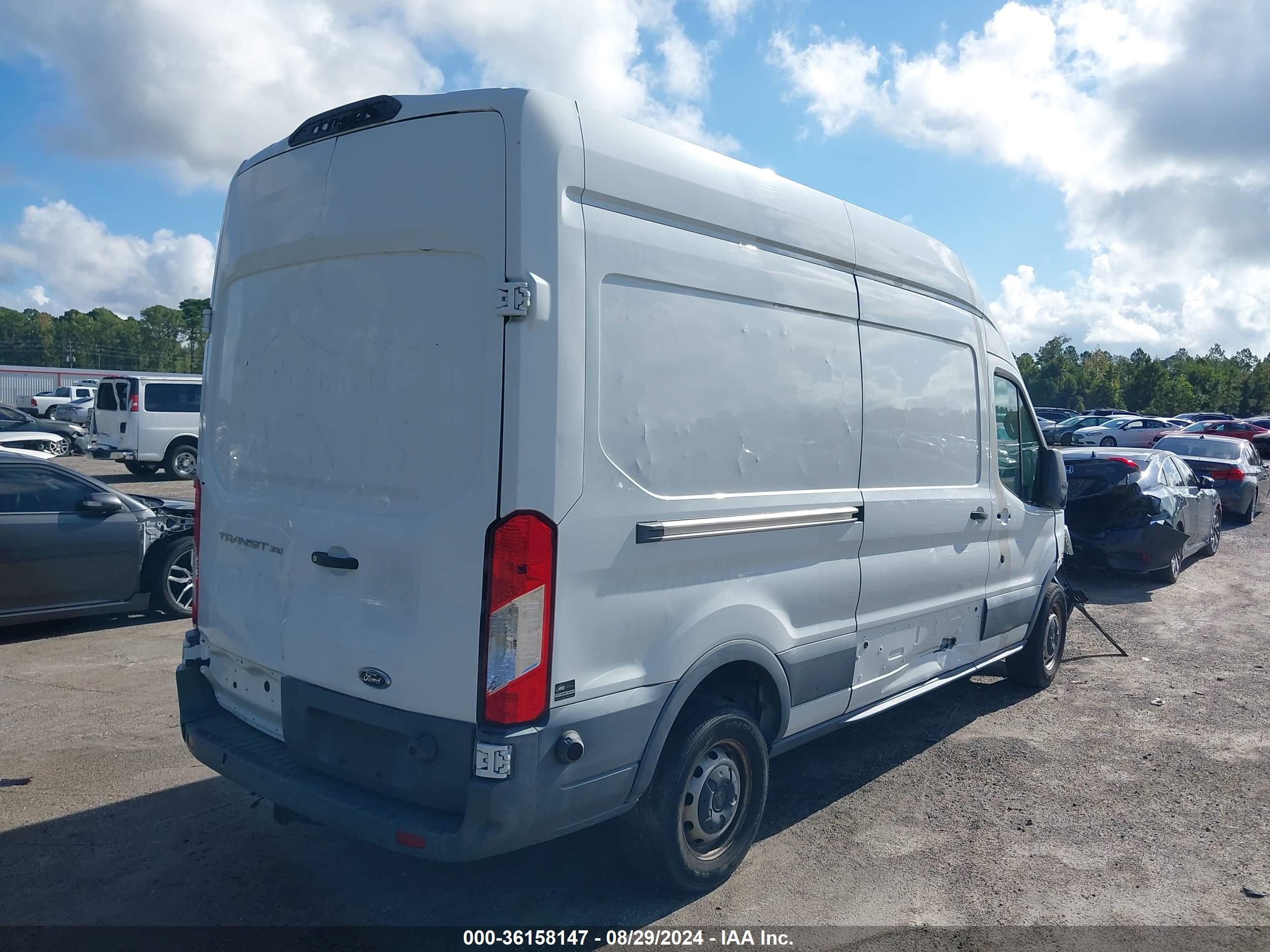 FORD TRANSIT-350 image 4