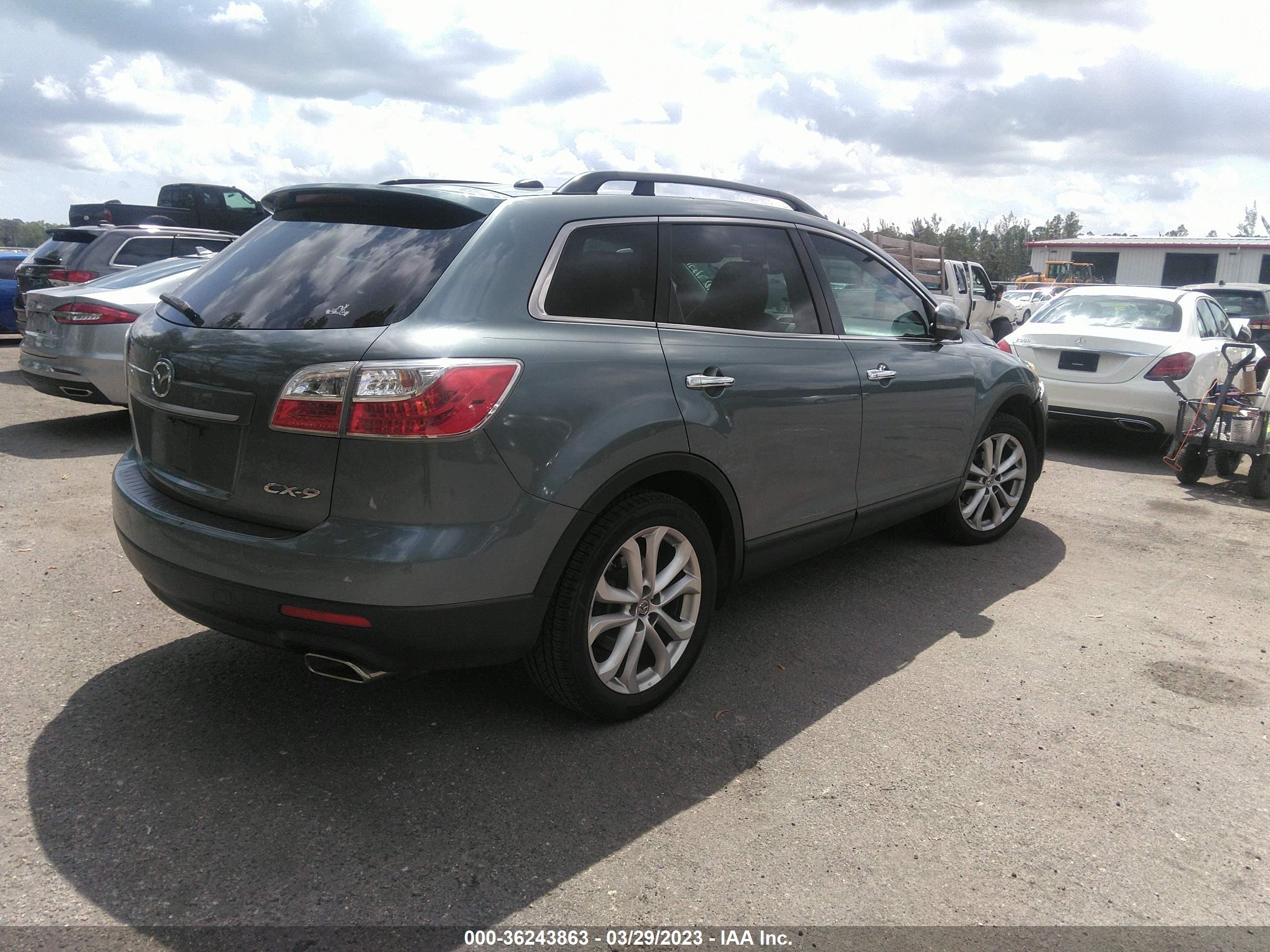 MAZDA CX-9 image 4