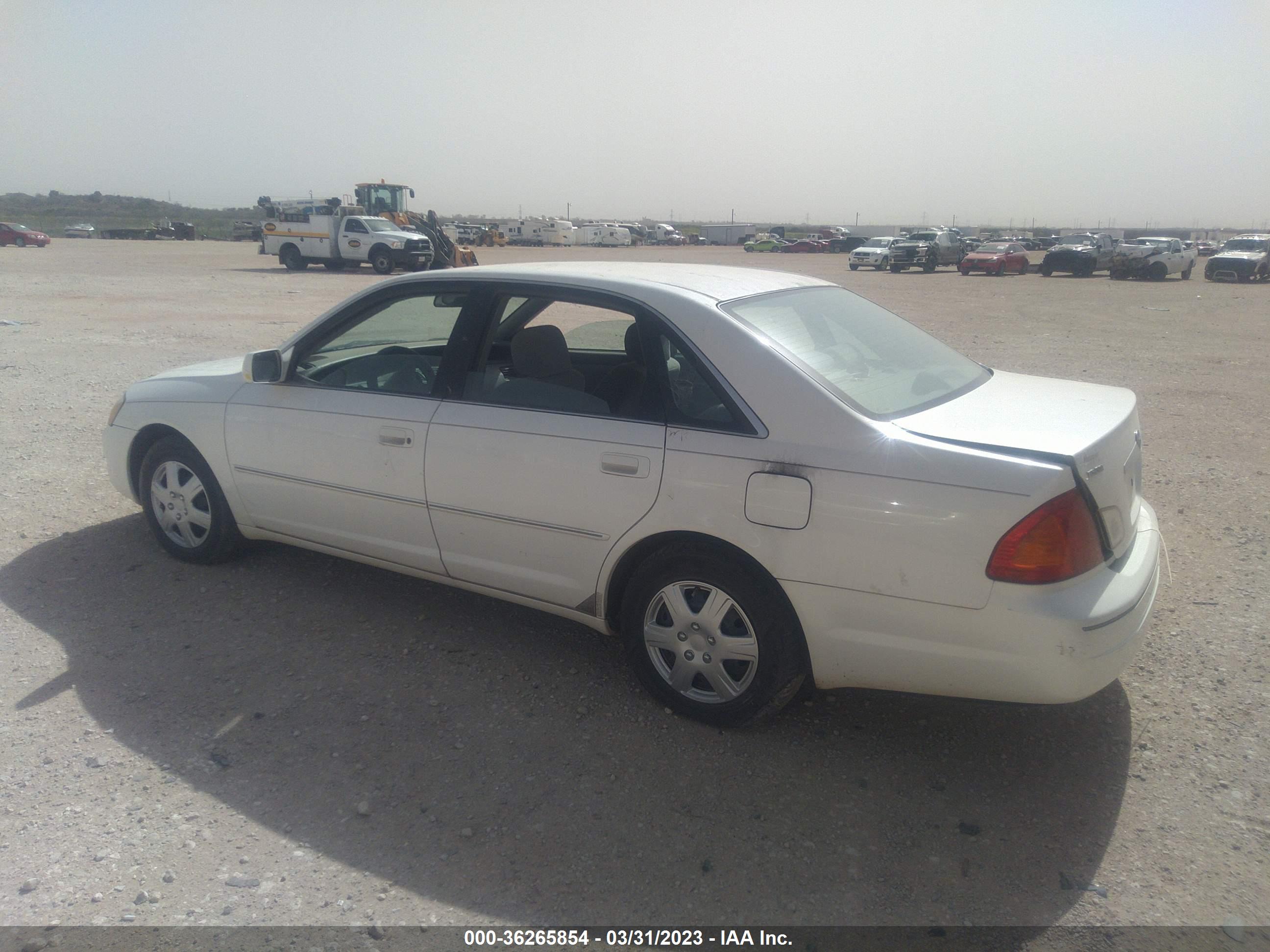 TOYOTA AVALON image 3