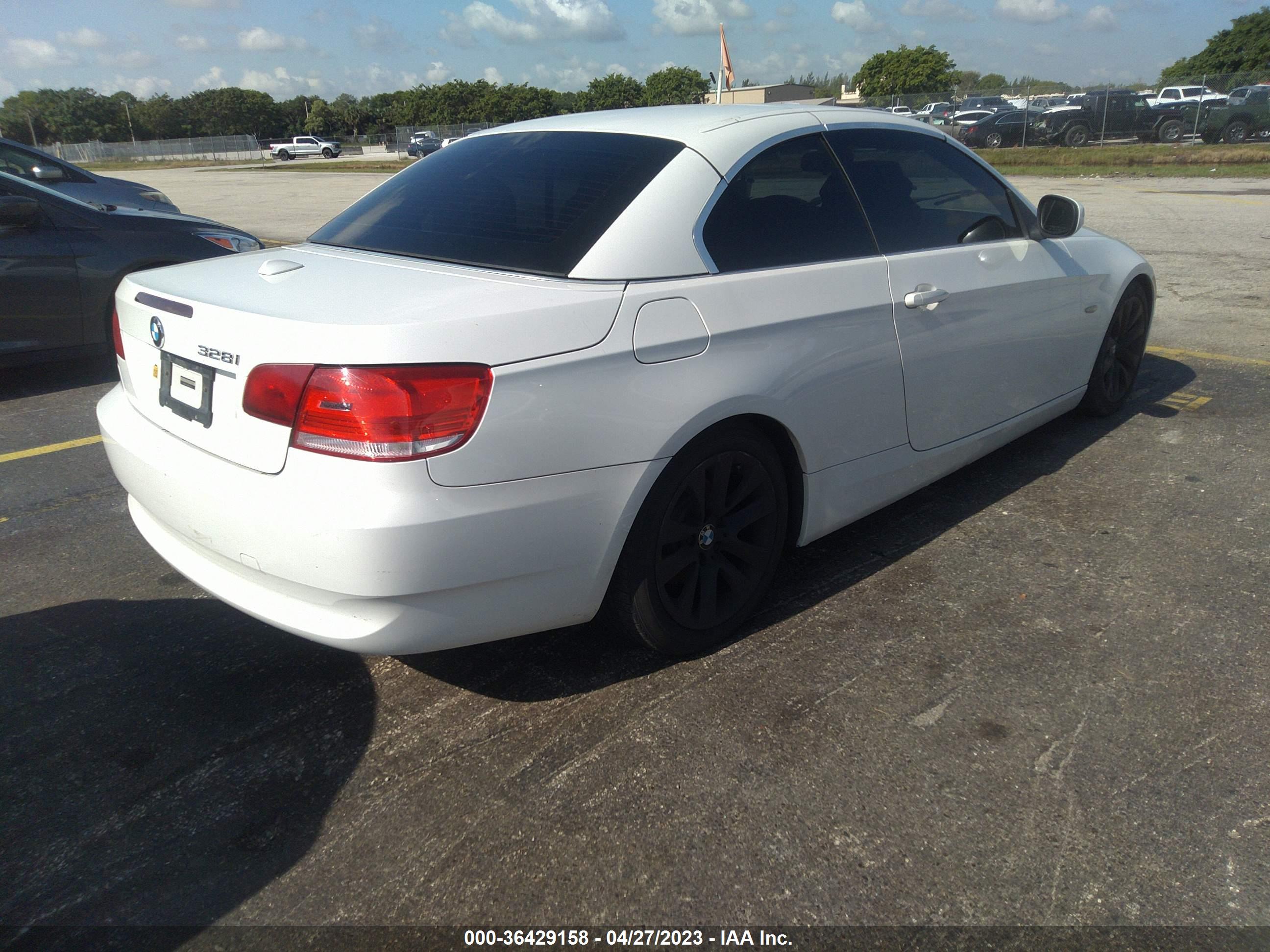 BMW 328I image 4