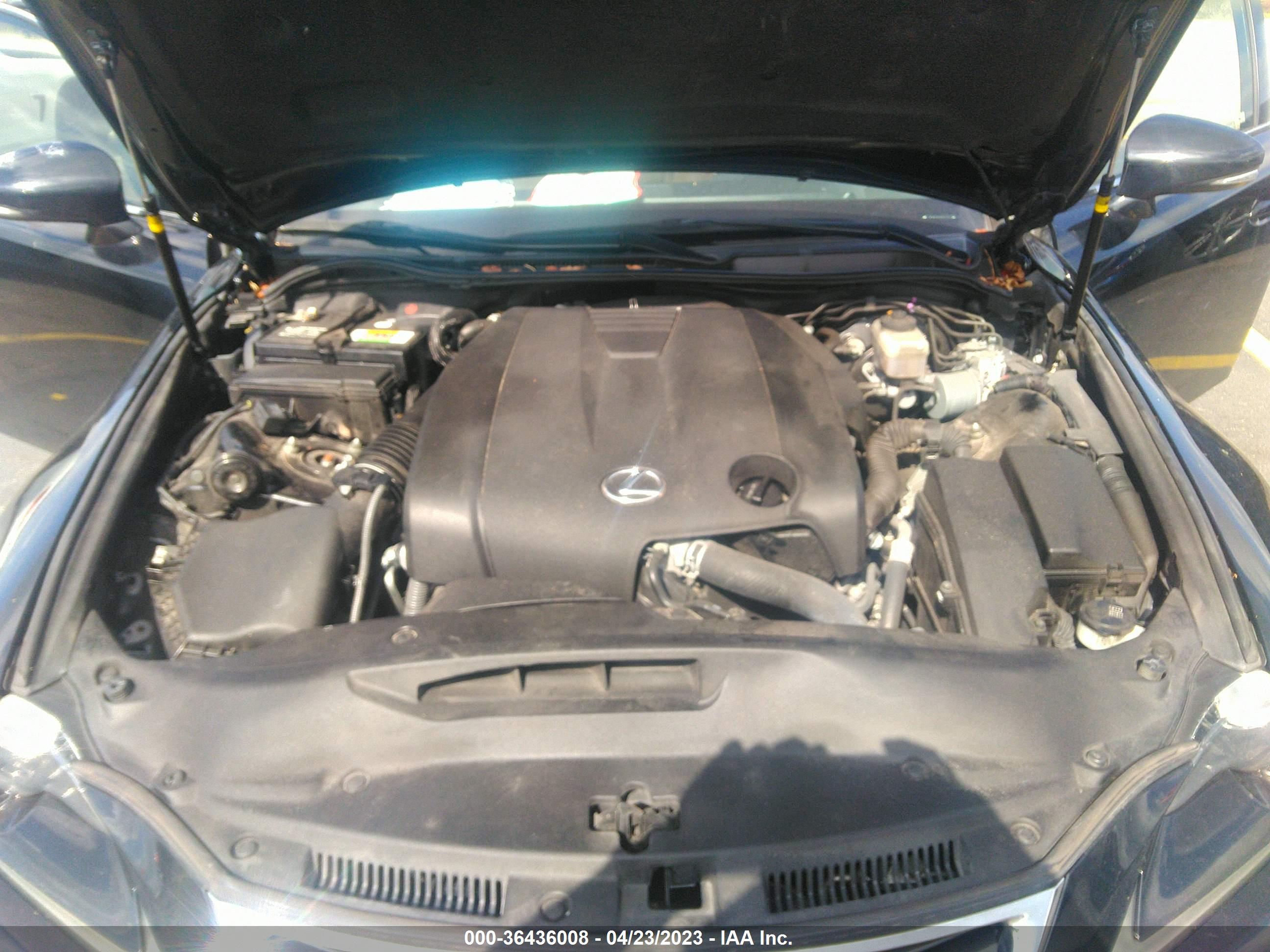 LEXUS IS image 10