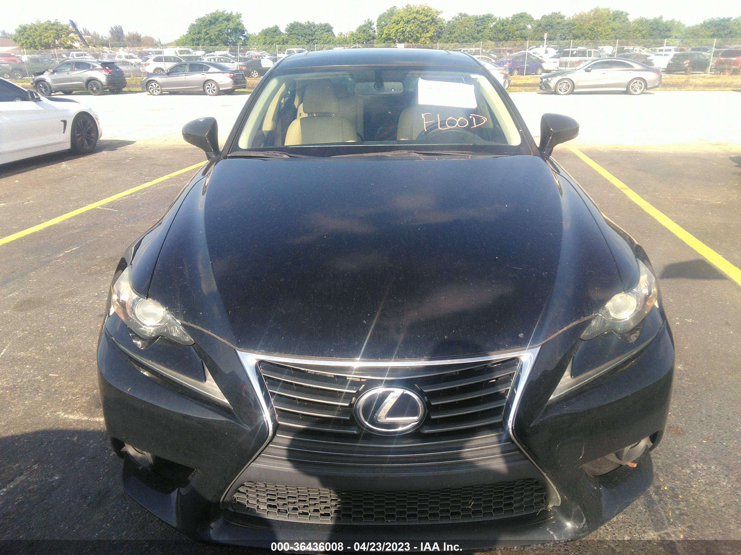 LEXUS IS image 6