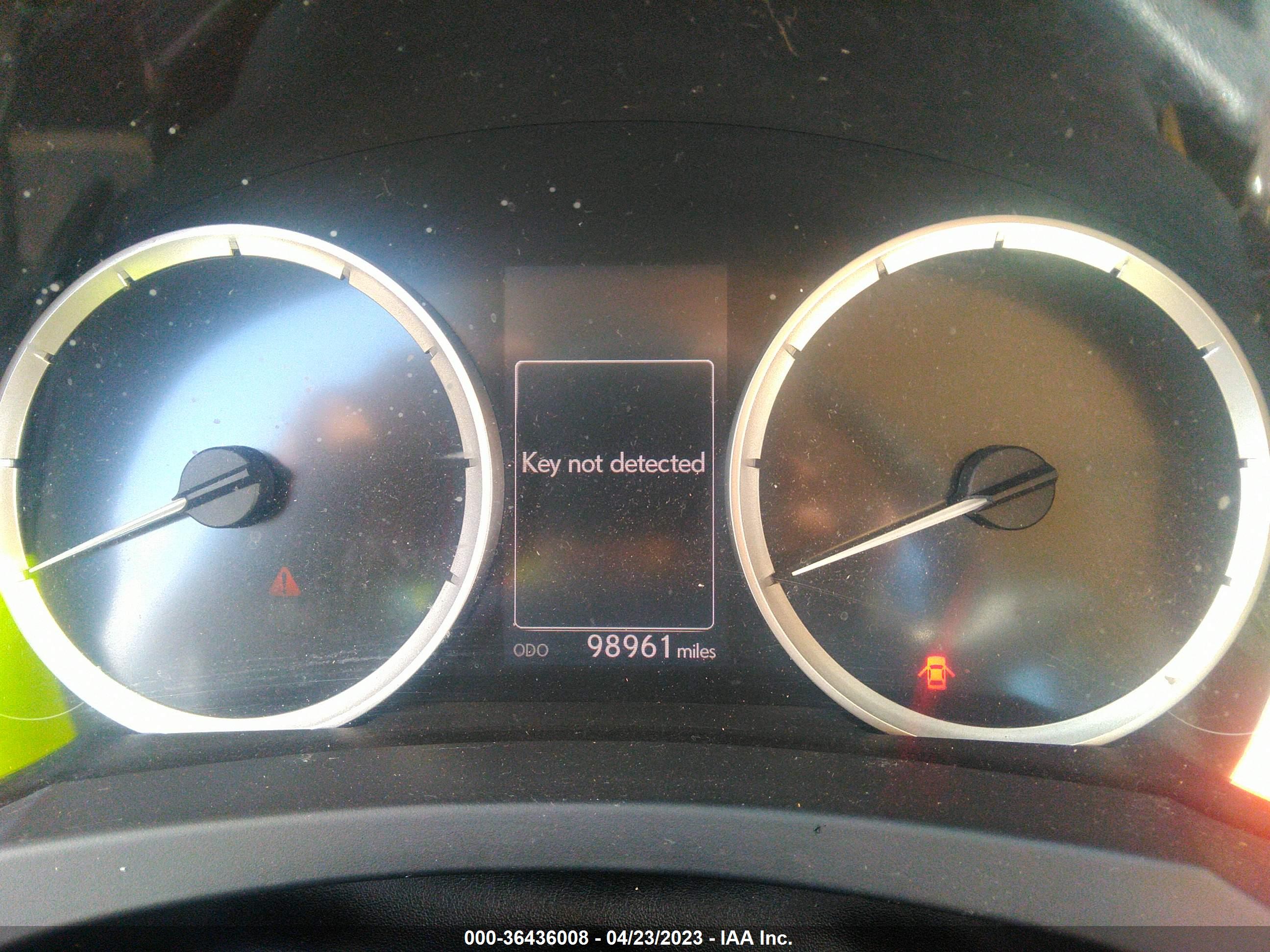 LEXUS IS image 7