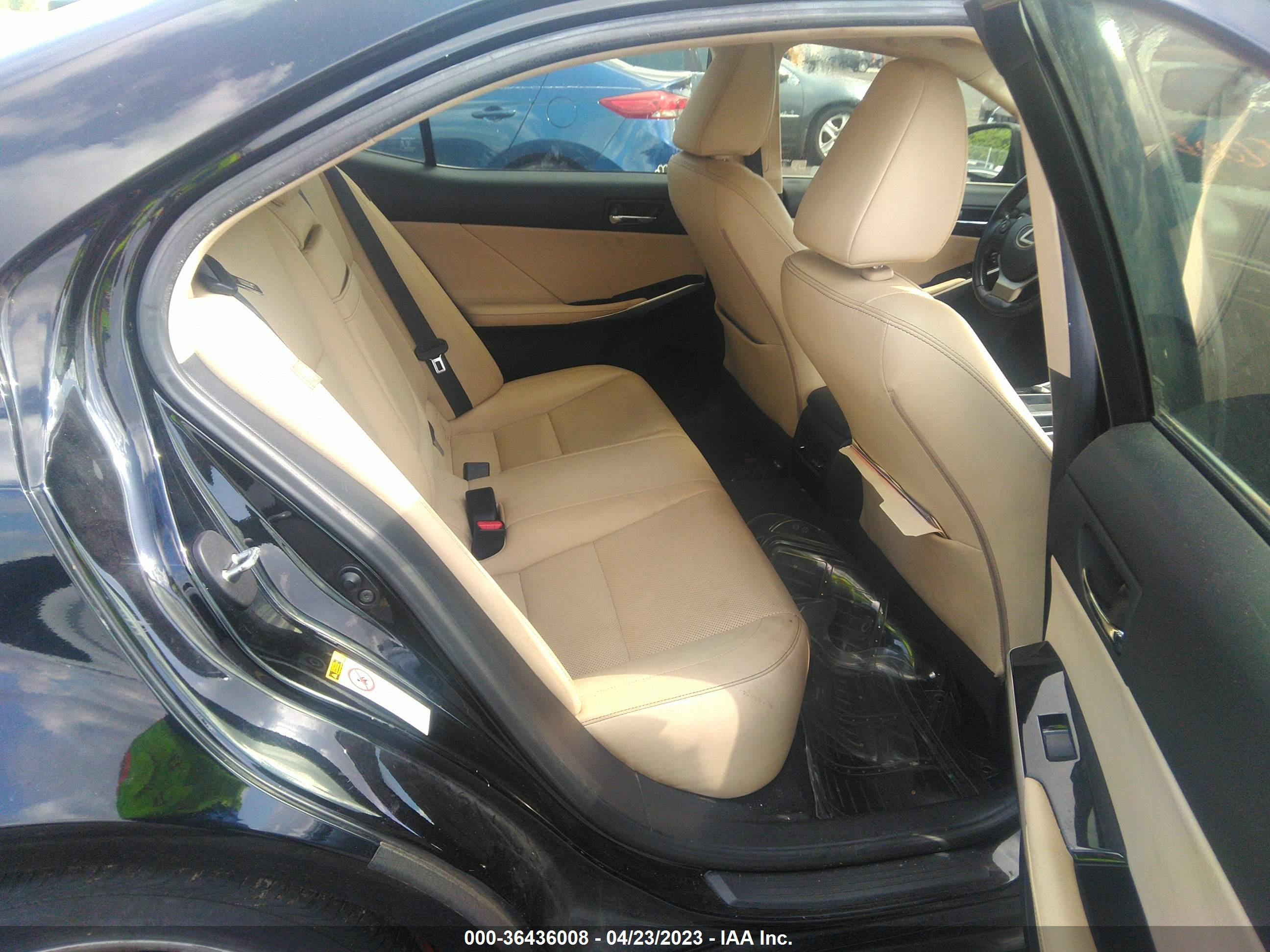 LEXUS IS image 8