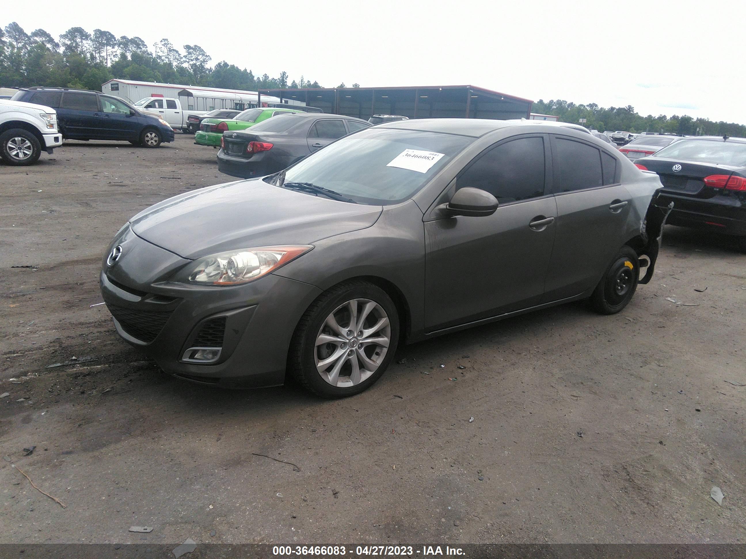 MAZDA MAZDA3 image 2