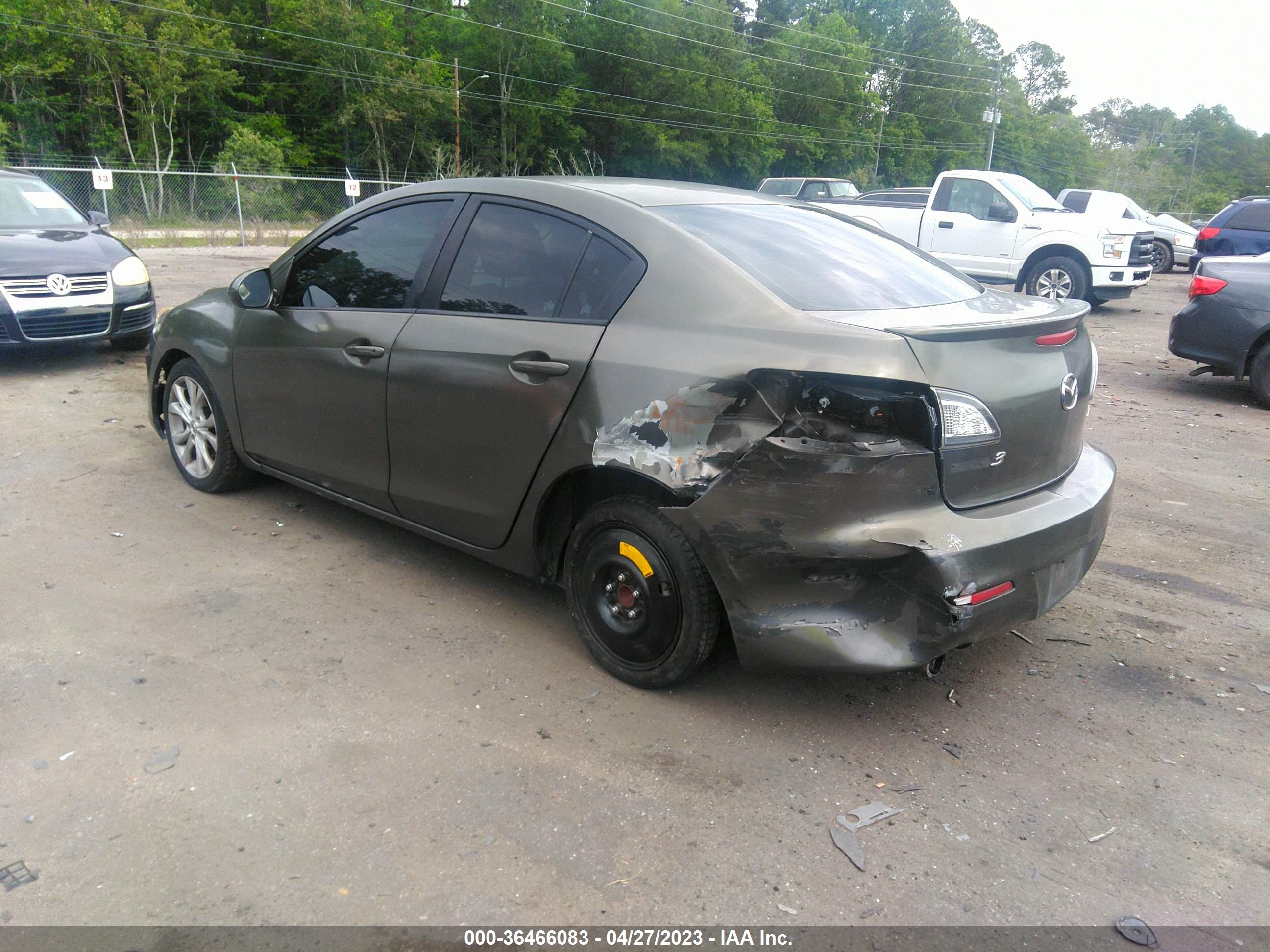 MAZDA MAZDA3 image 3