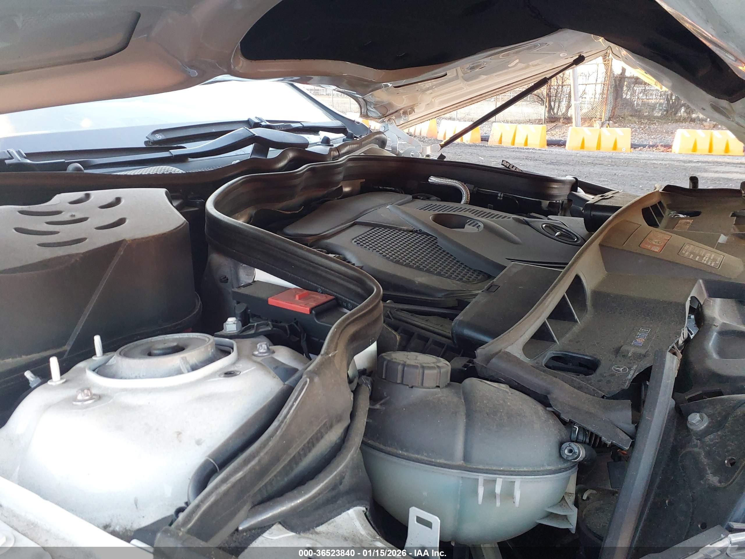 MERCEDES-BENZ E image 10