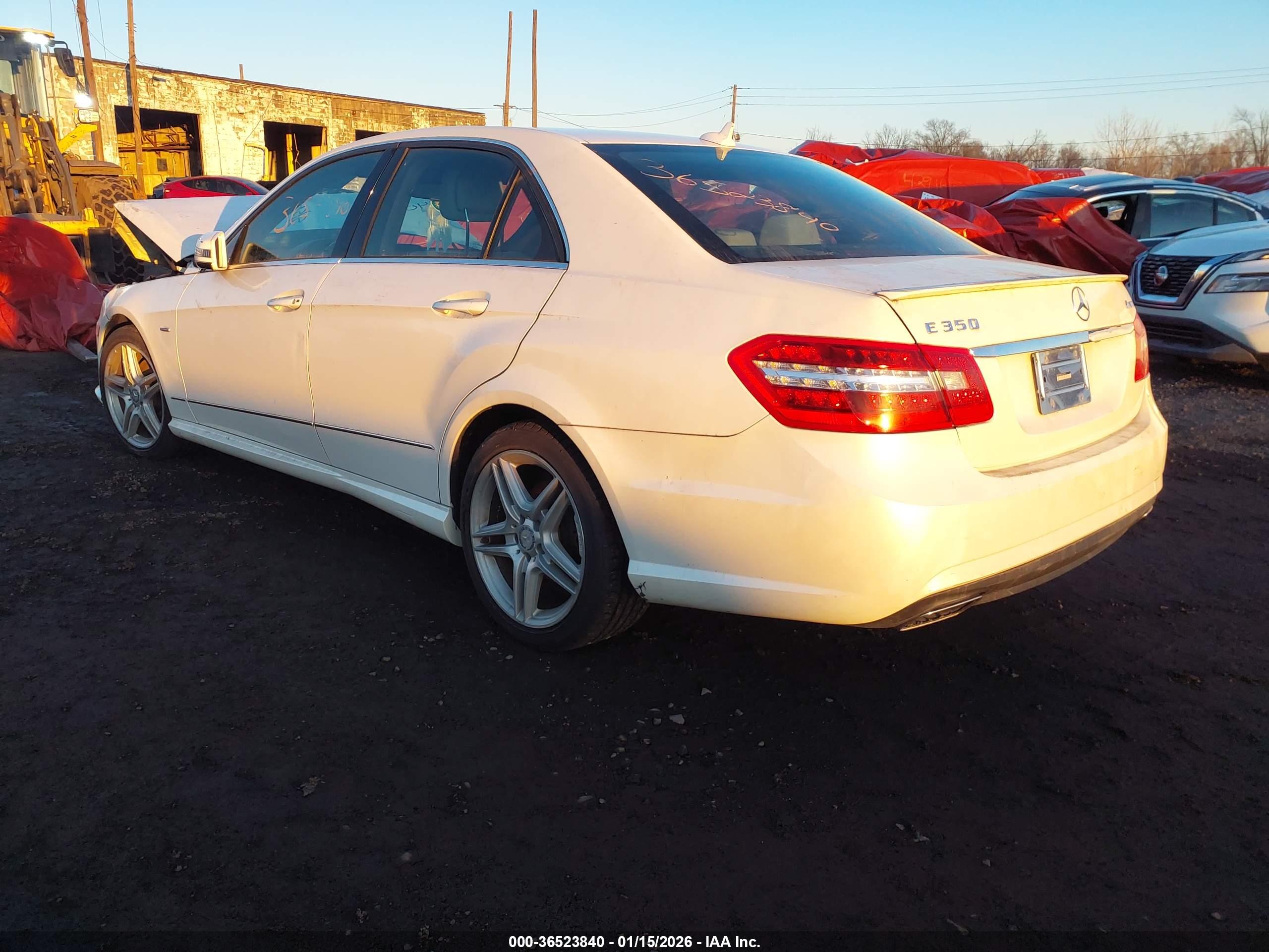 MERCEDES-BENZ E image 3