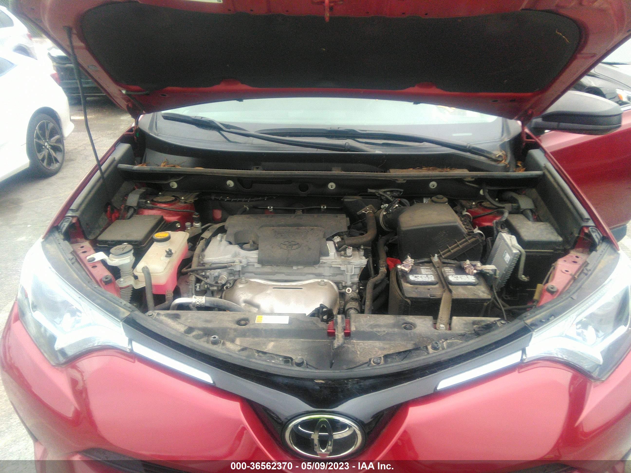 TOYOTA RAV4 image 10