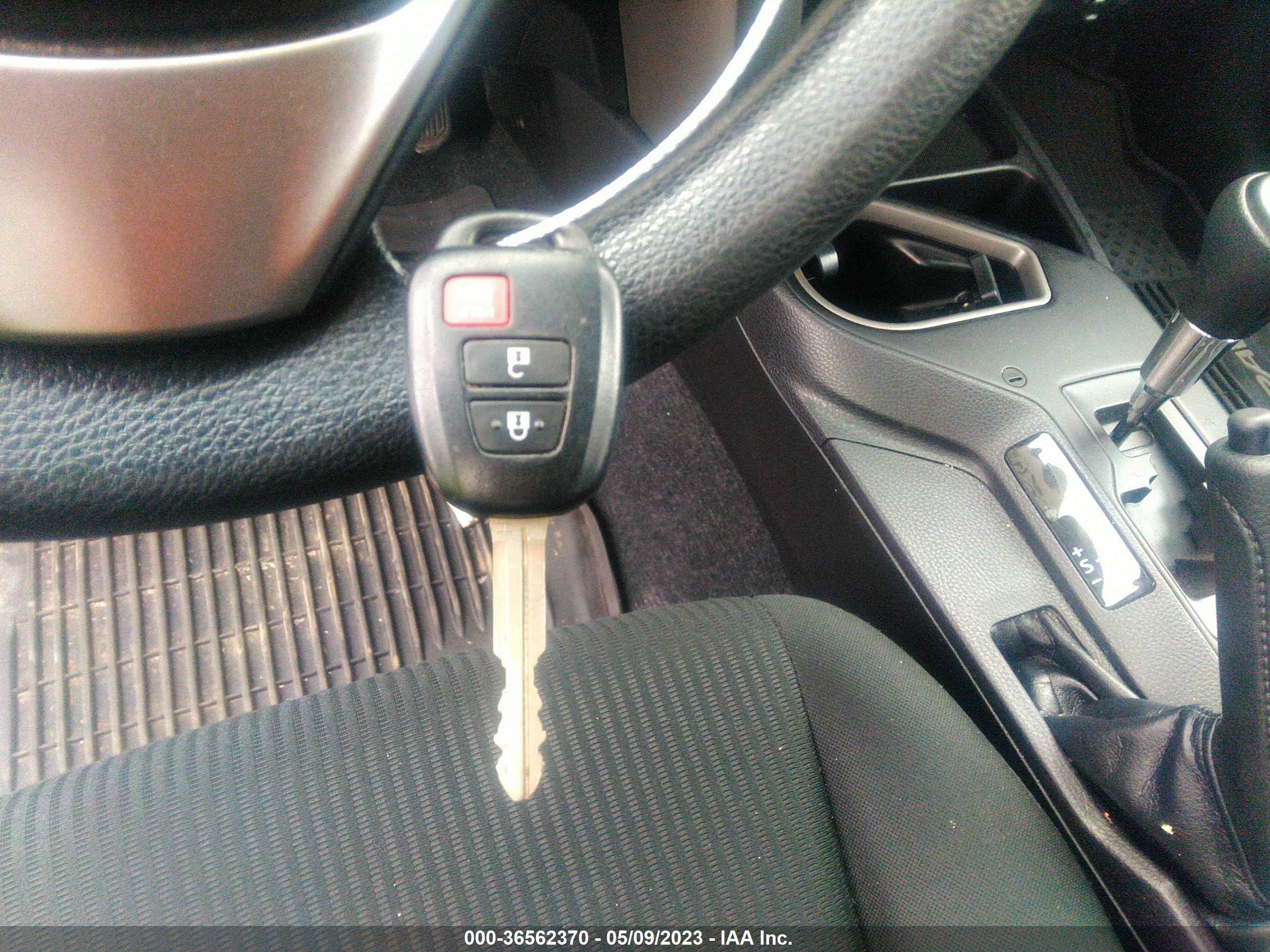 TOYOTA RAV4 image 11