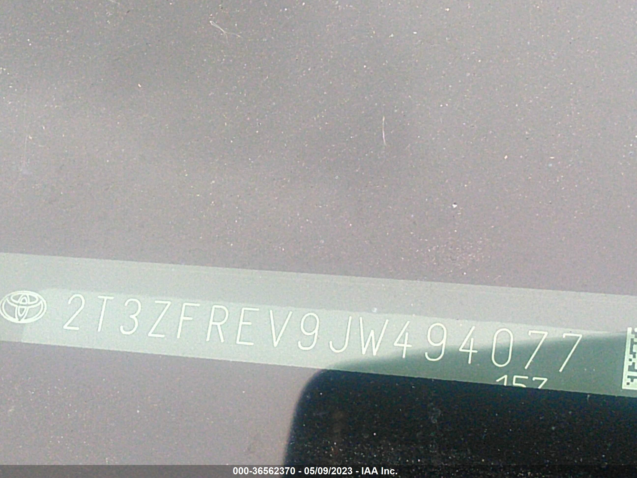 TOYOTA RAV4 image 9