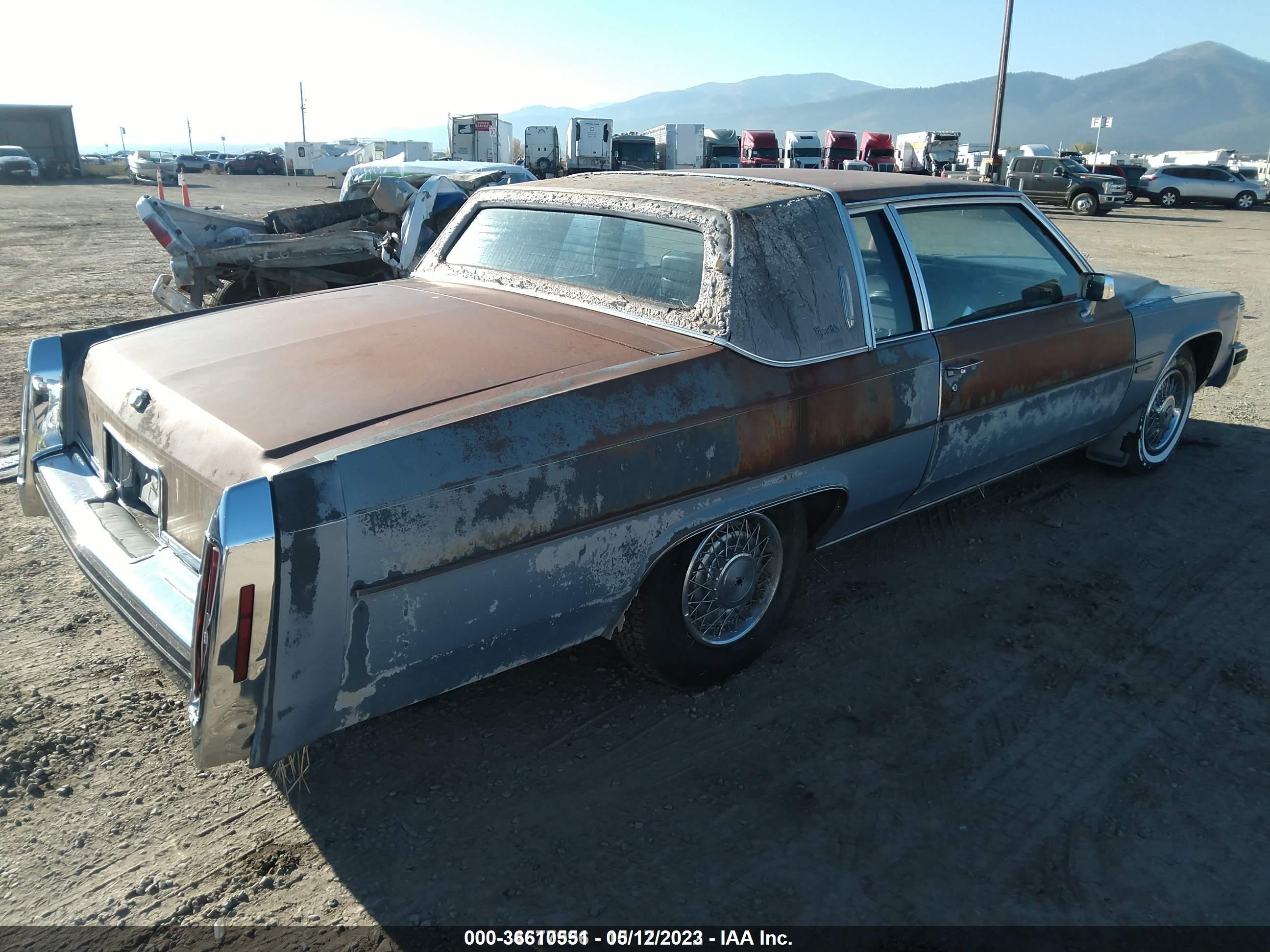 CADILLAC DEVILLE image 4