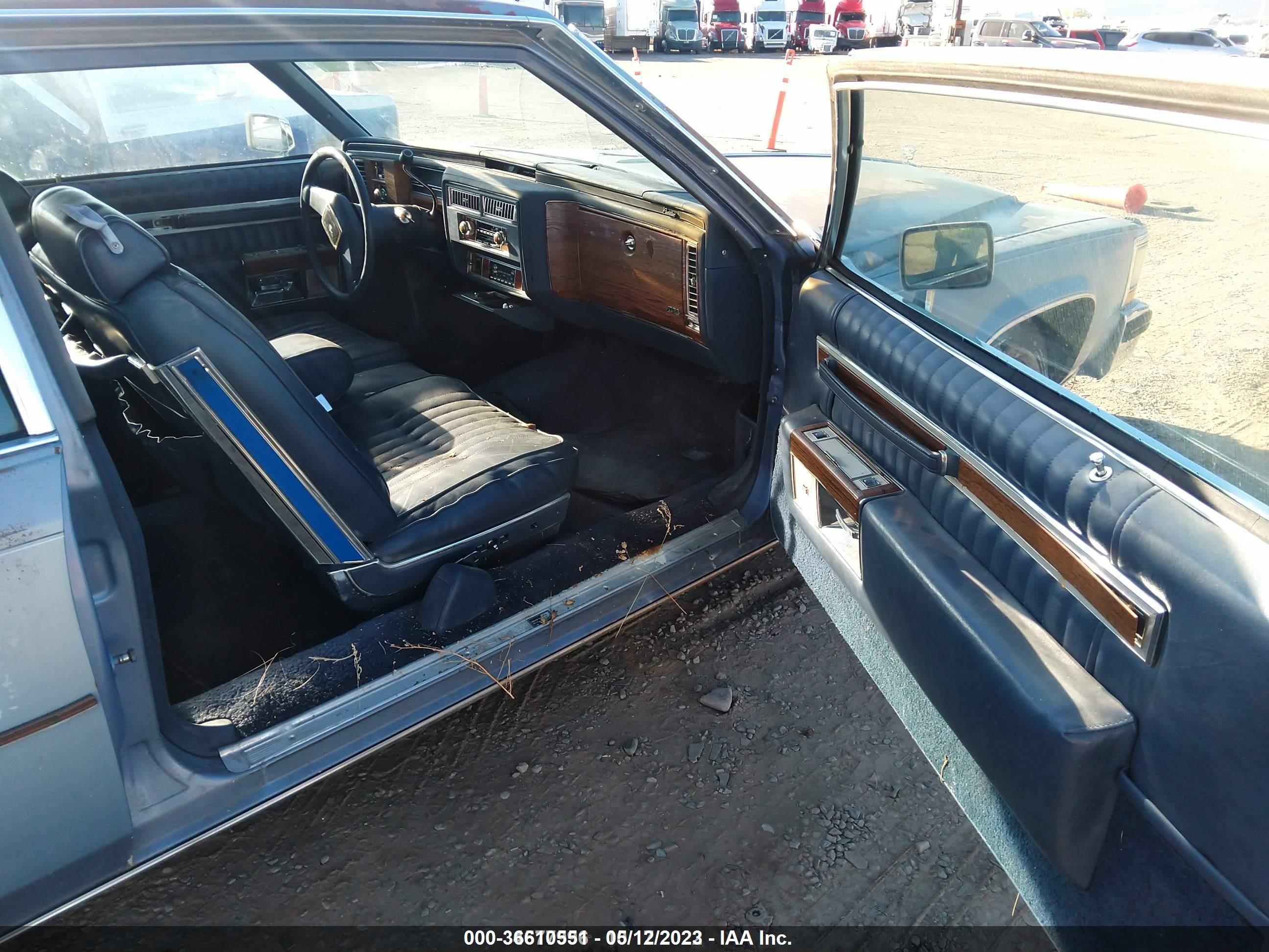 CADILLAC DEVILLE image 5