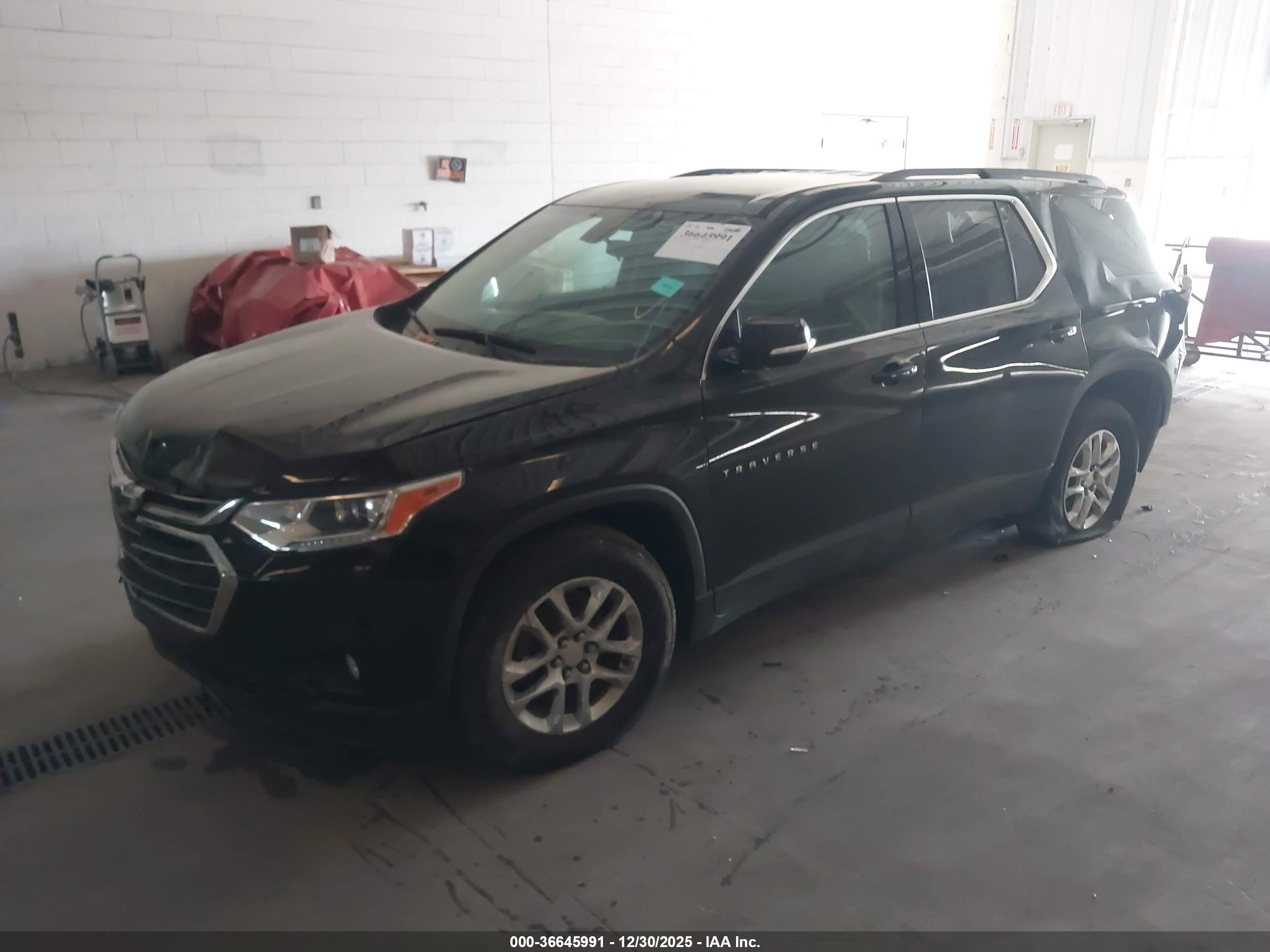 CHEVROLET TRAVERSE image 2