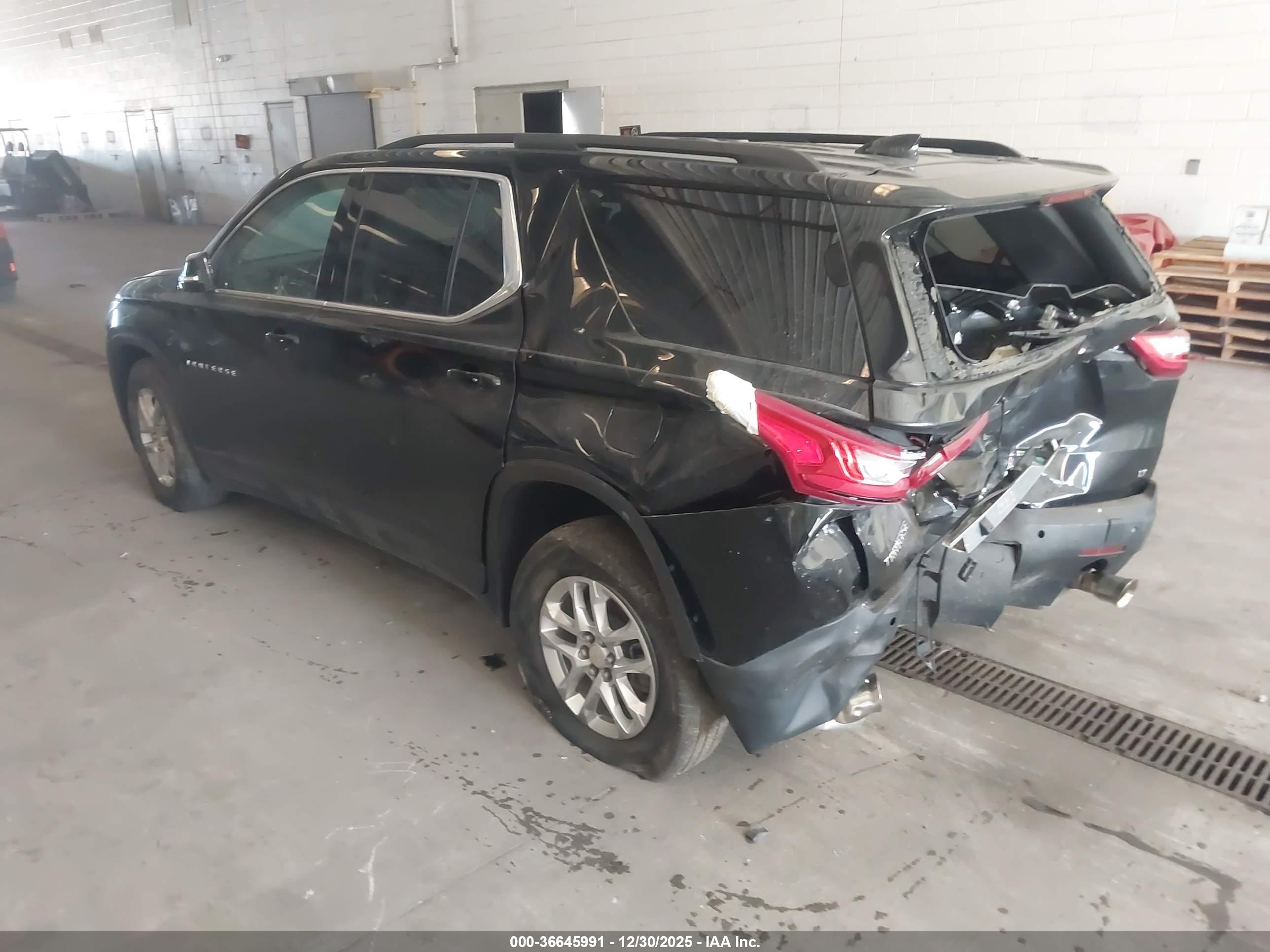 CHEVROLET TRAVERSE image 3
