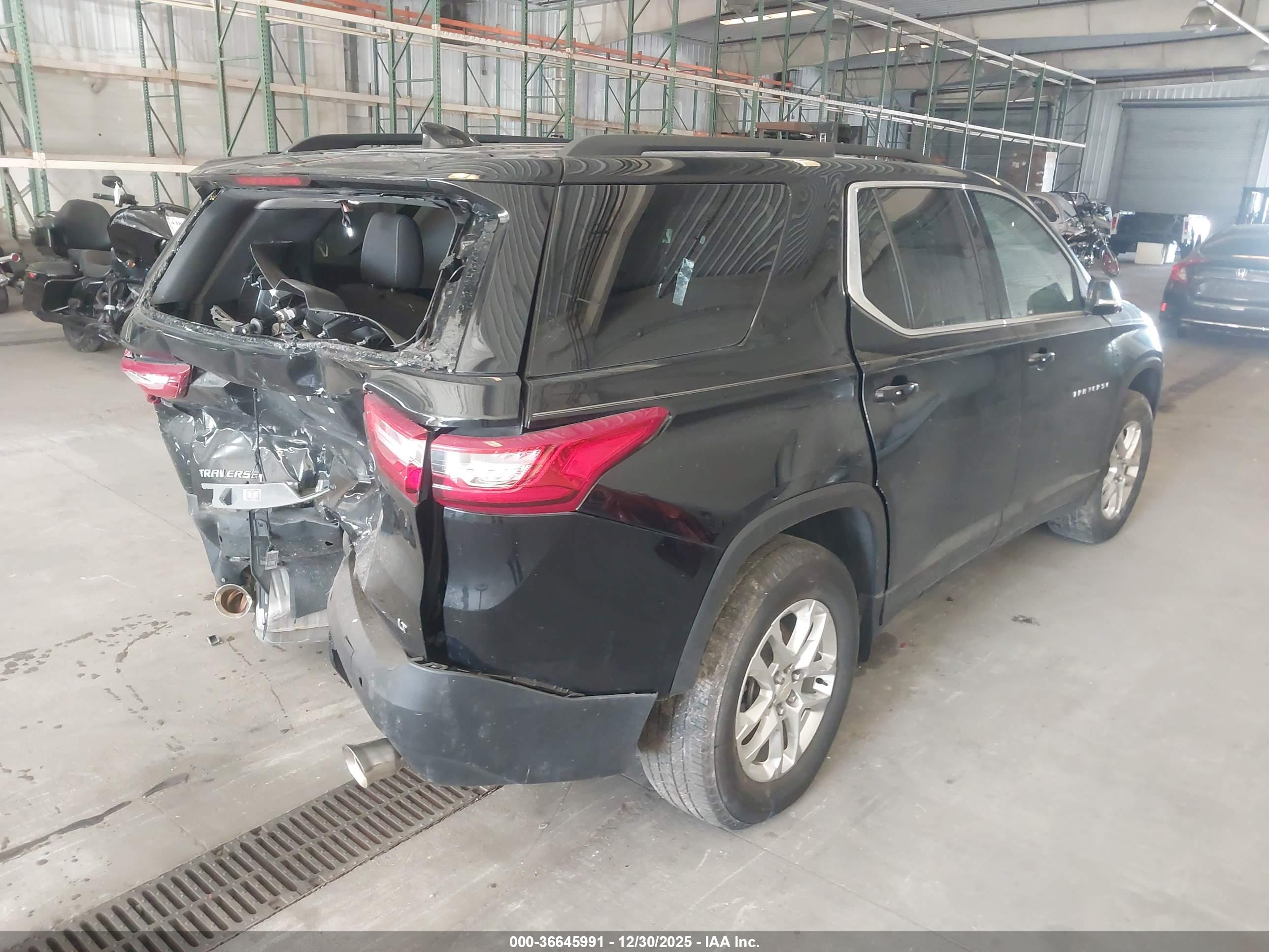 CHEVROLET TRAVERSE image 4