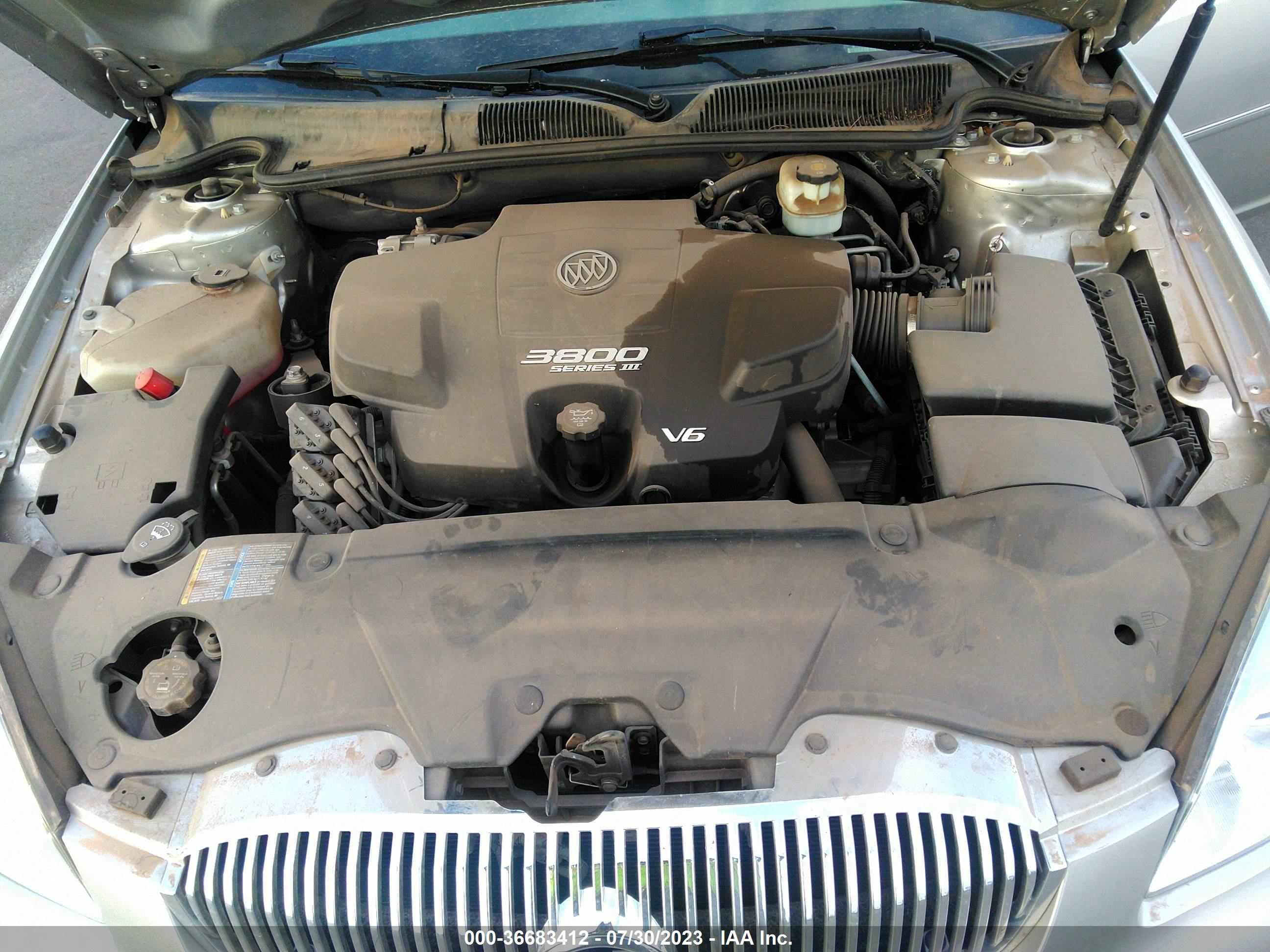 BUICK LUCERNE image 10