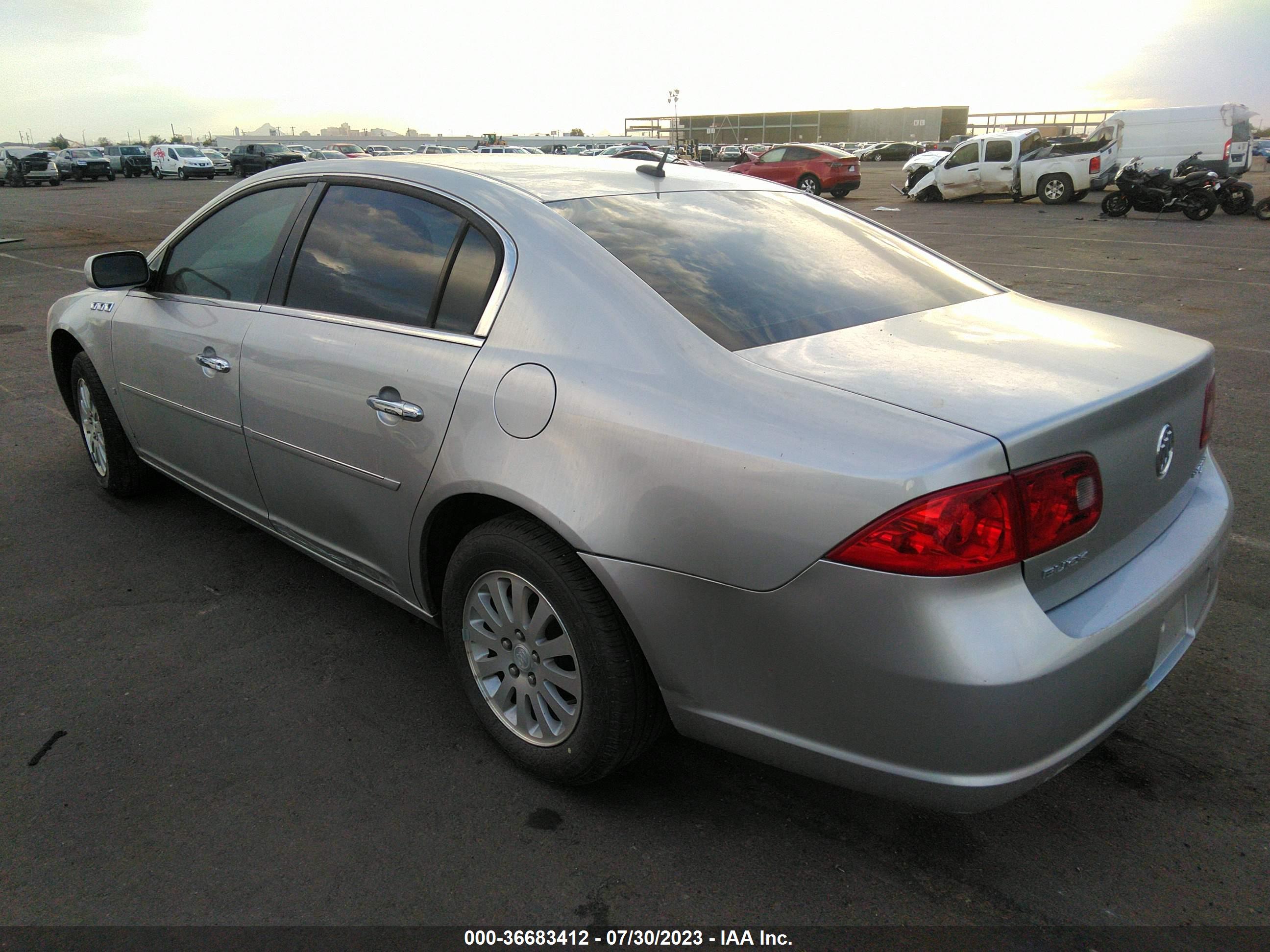 BUICK LUCERNE image 3