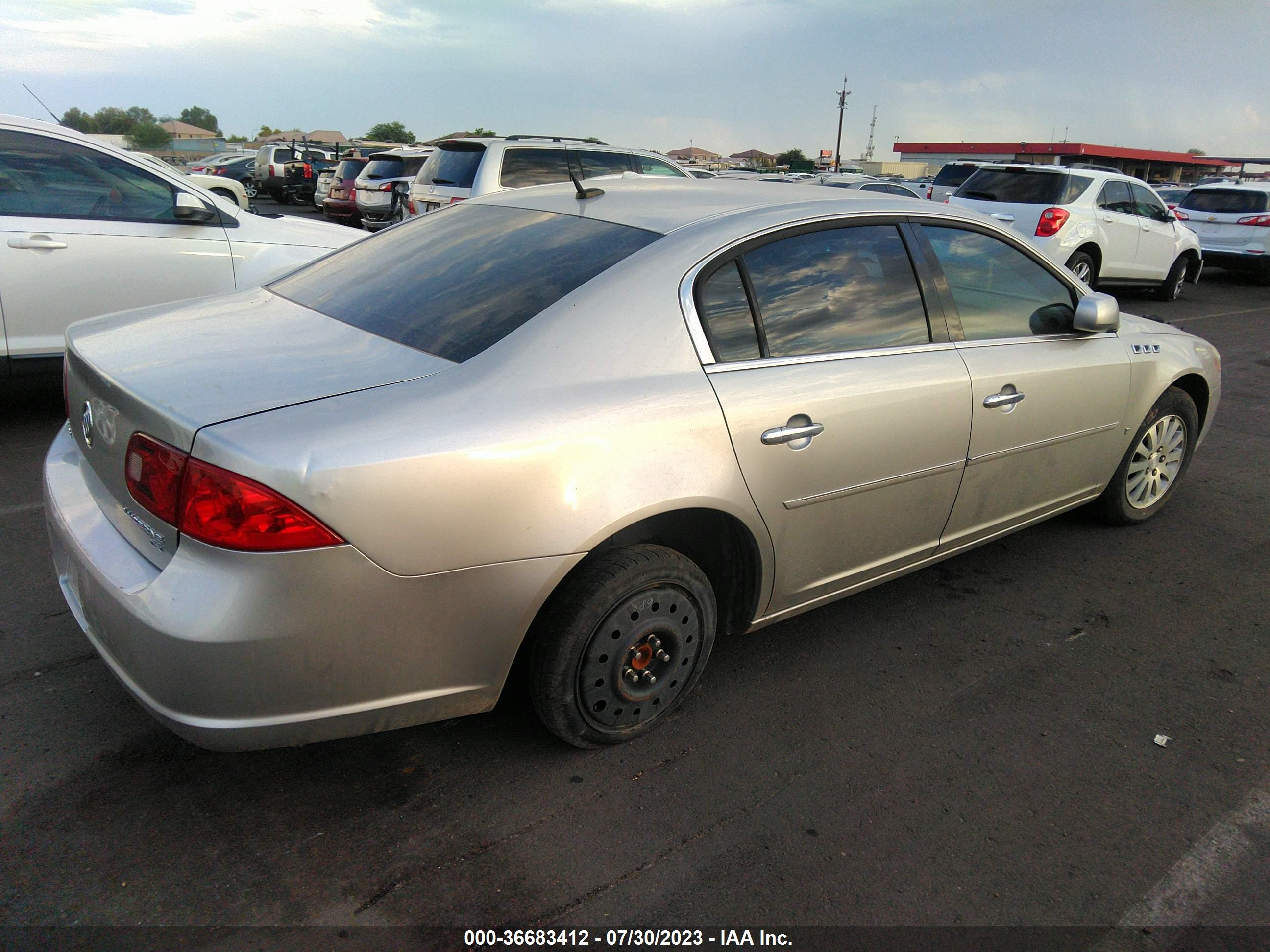 BUICK LUCERNE image 4