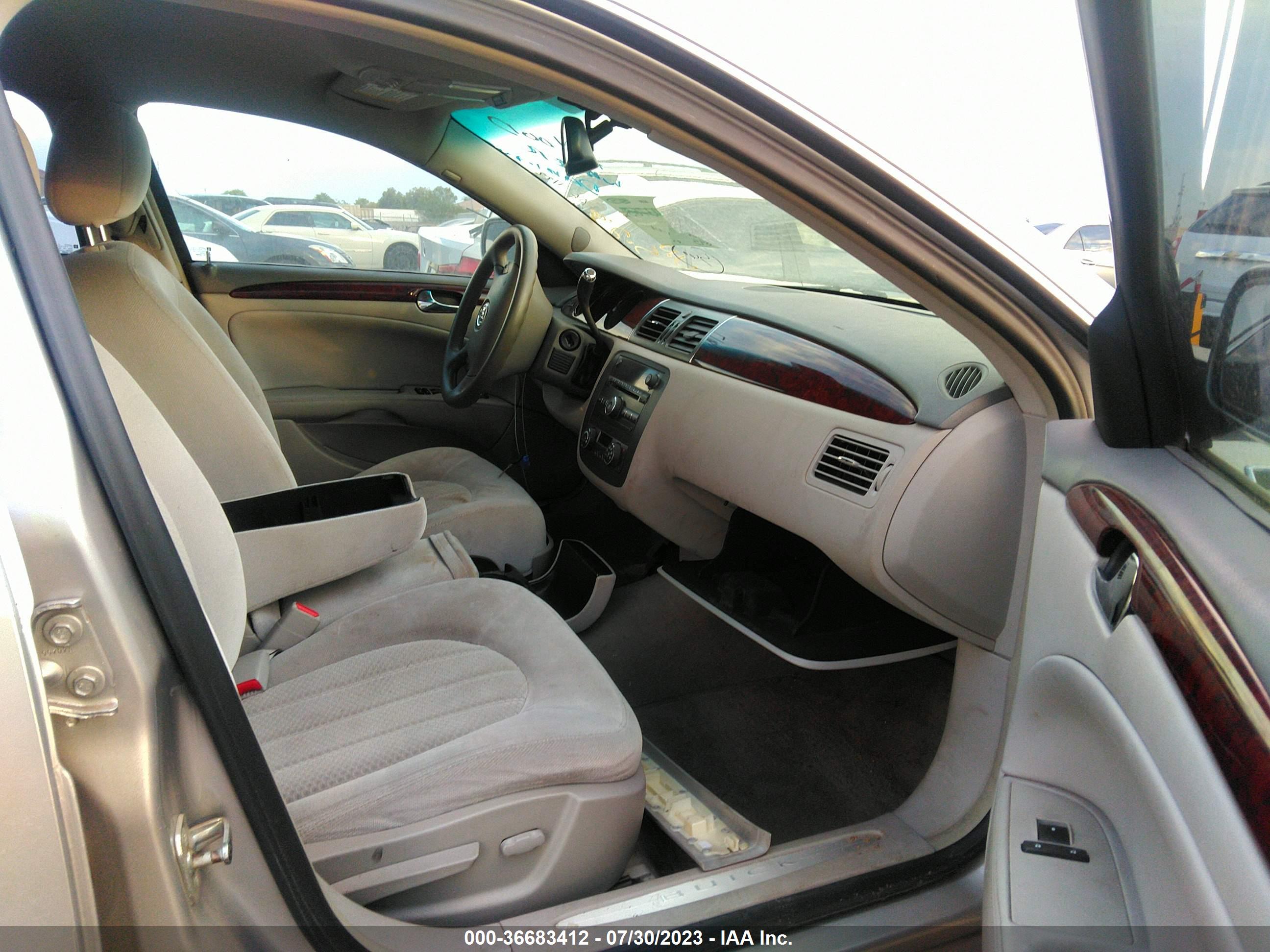BUICK LUCERNE image 5
