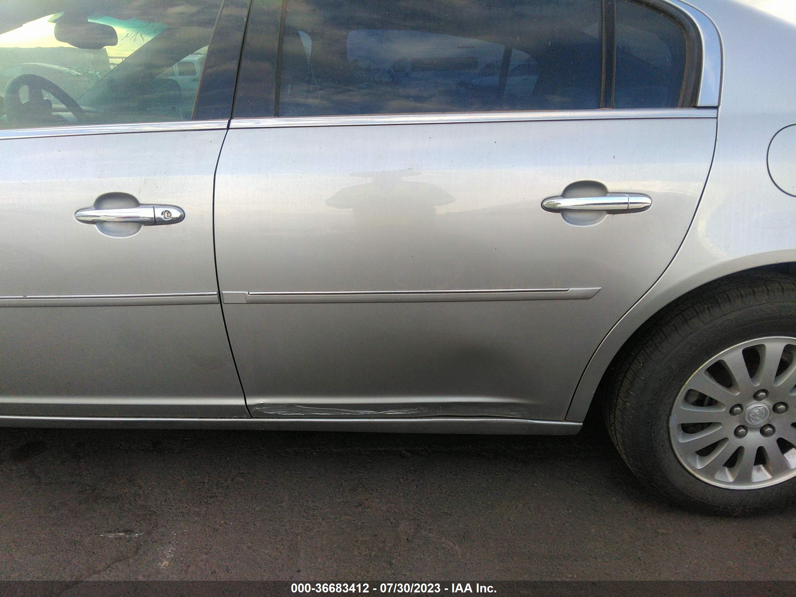 BUICK LUCERNE image 6