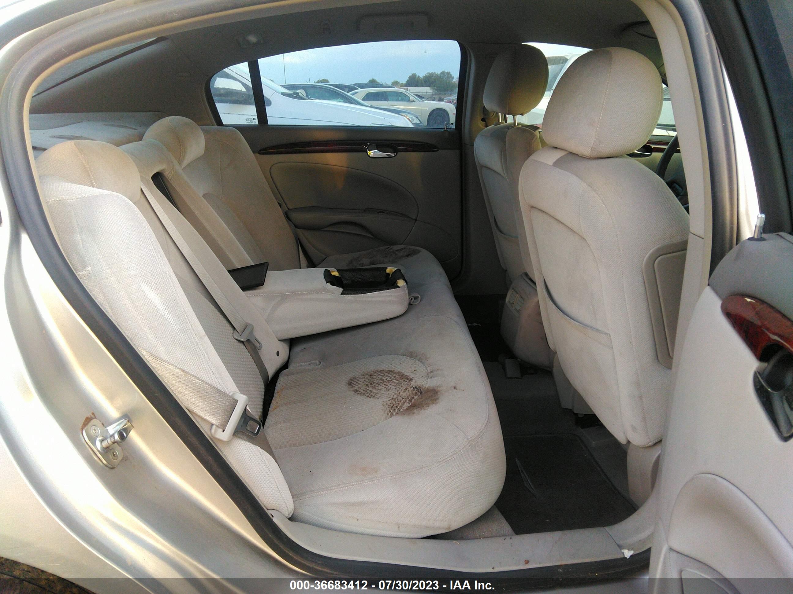 BUICK LUCERNE image 8