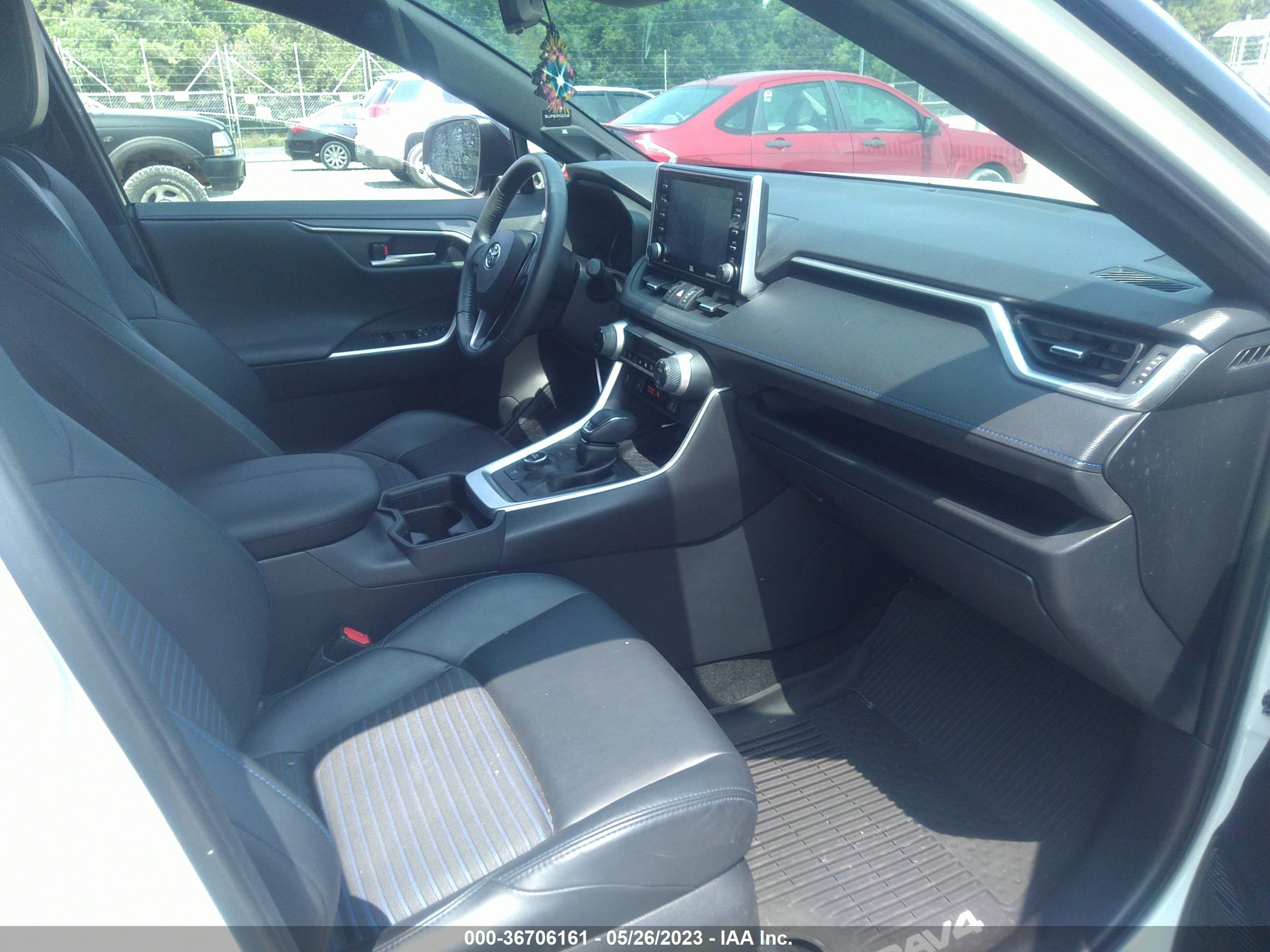 TOYOTA RAV4 image 5