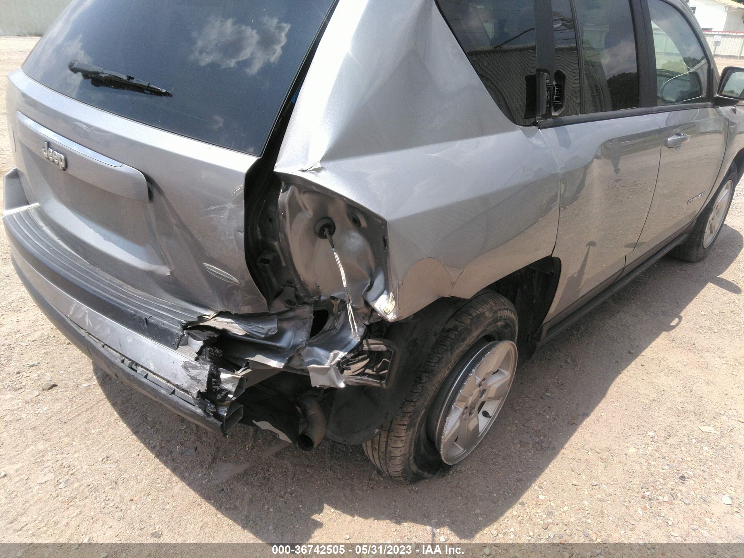 JEEP COMPASS image 6