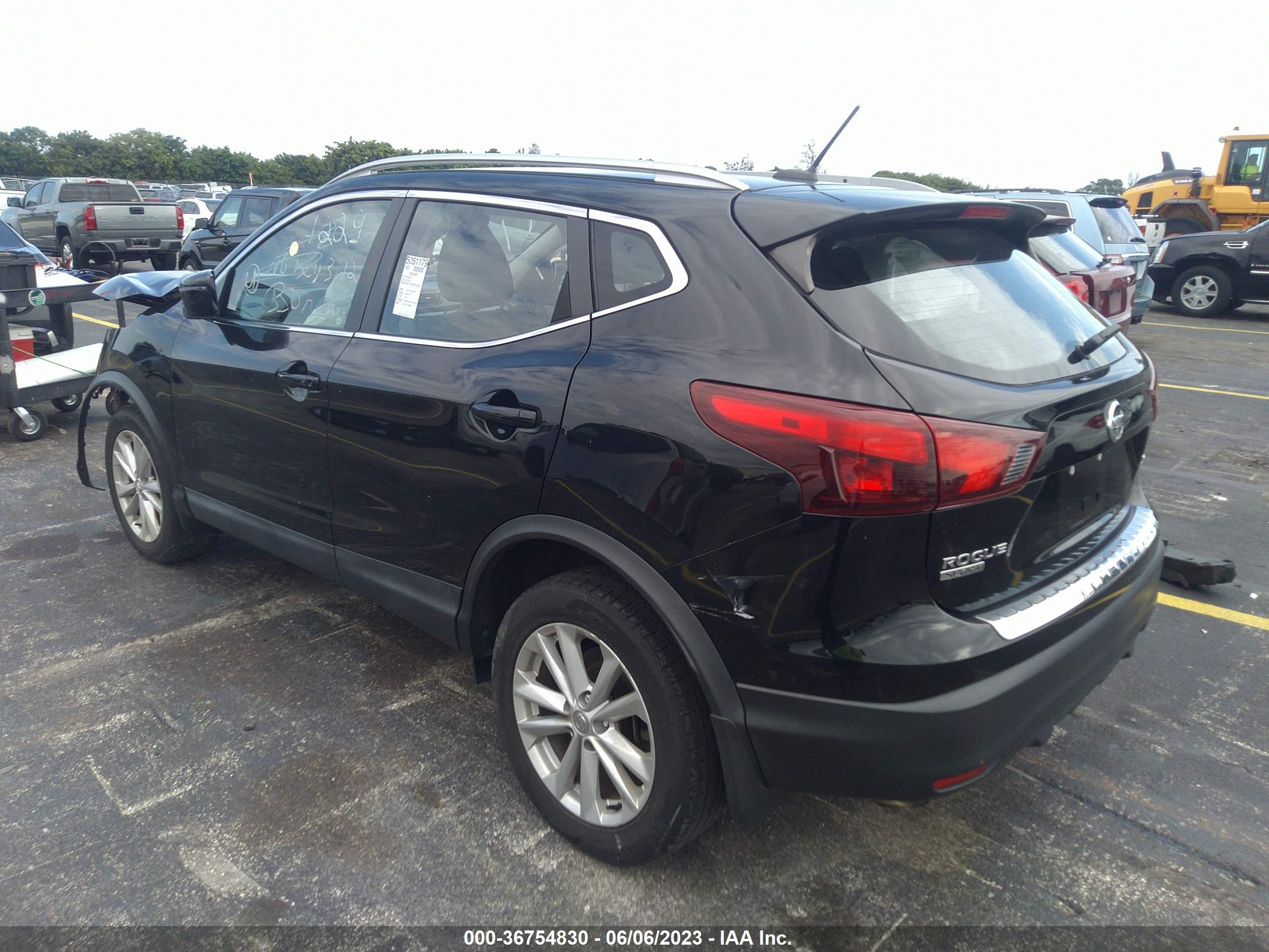 NISSAN ROGUE image 3
