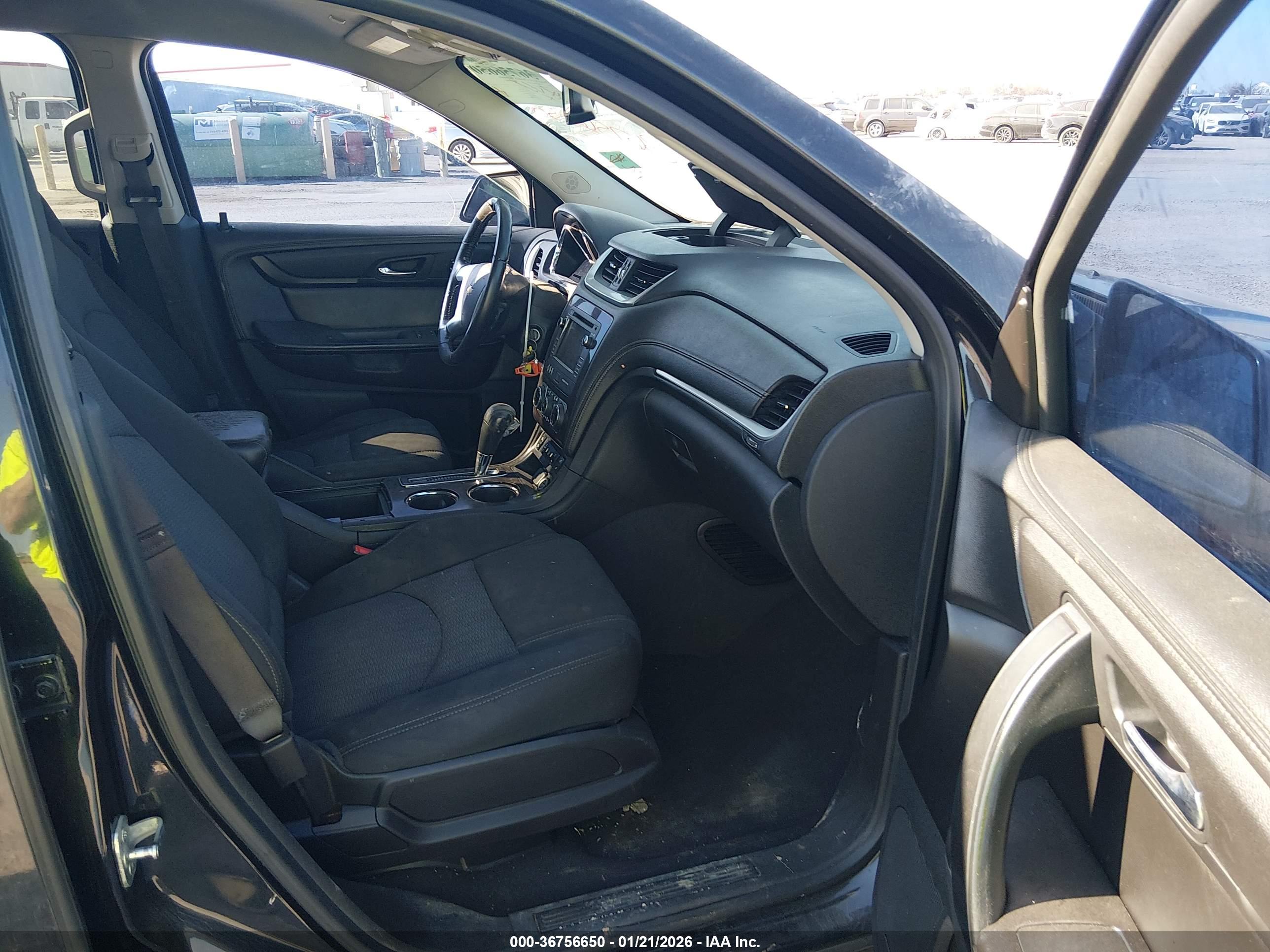 CHEVROLET TRAVERSE image 5