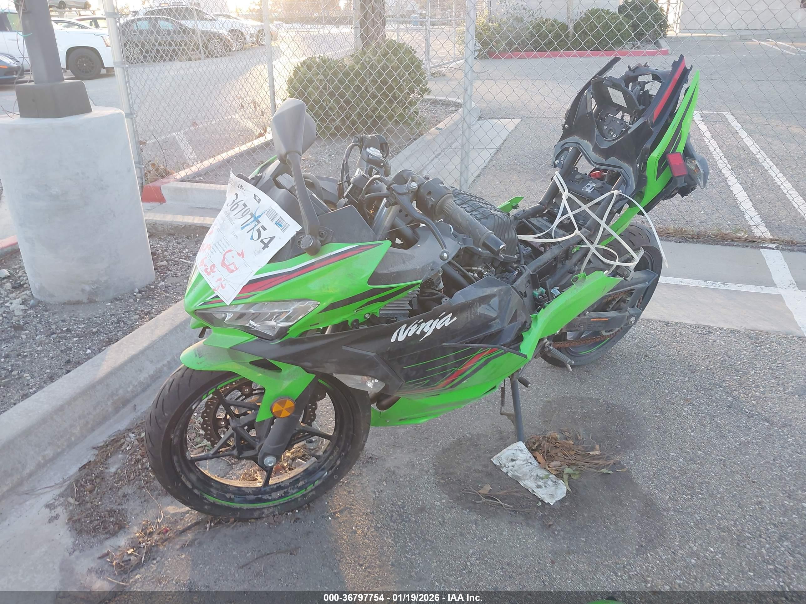 KAWASAKI EX400 image 2