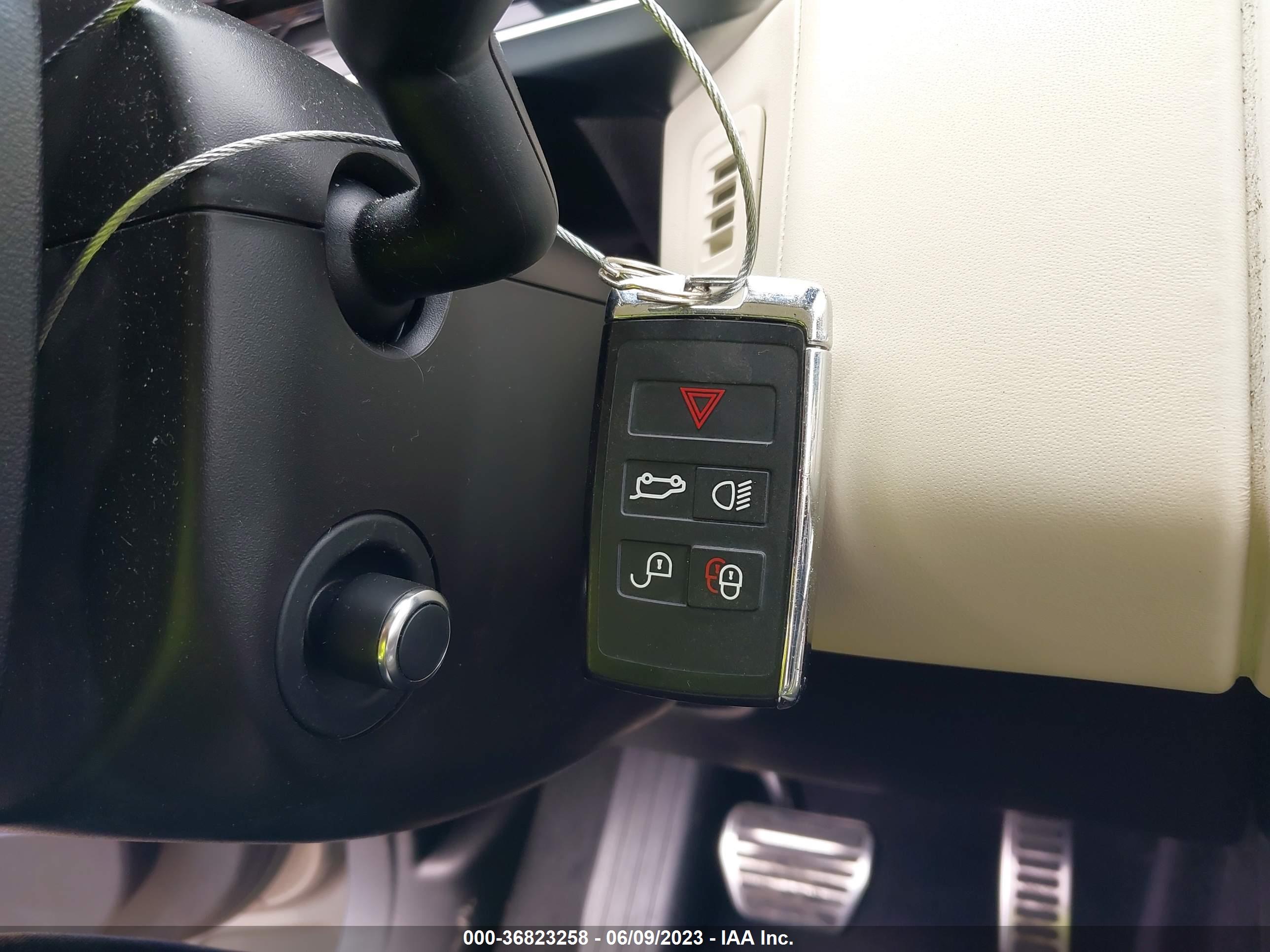 LAND ROVER image 11
