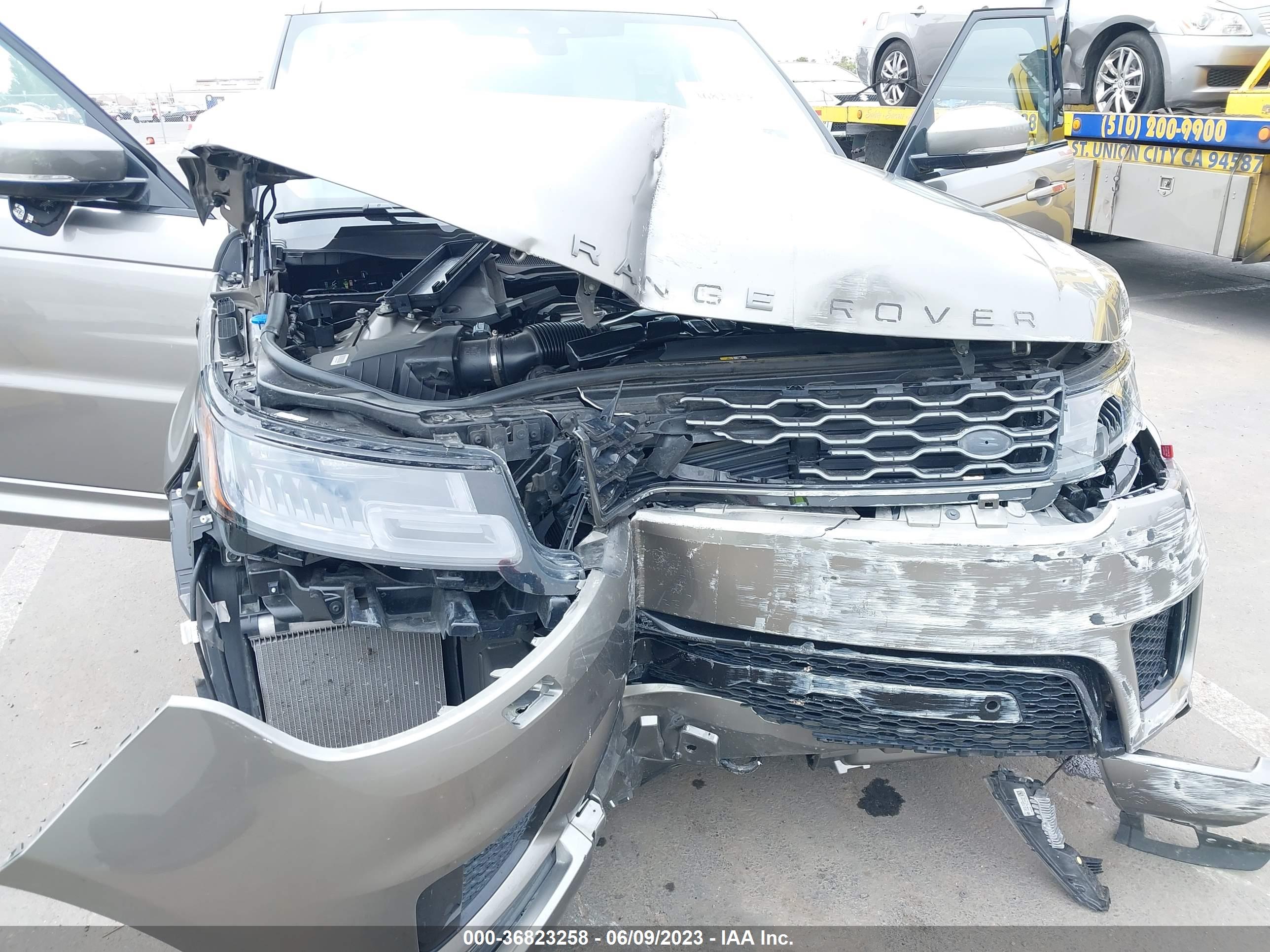 LAND ROVER image 6