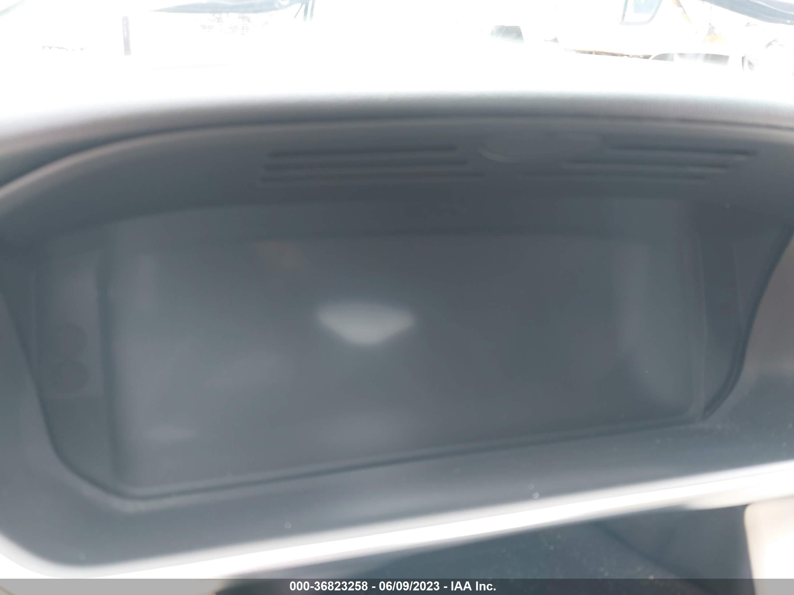 LAND ROVER image 7