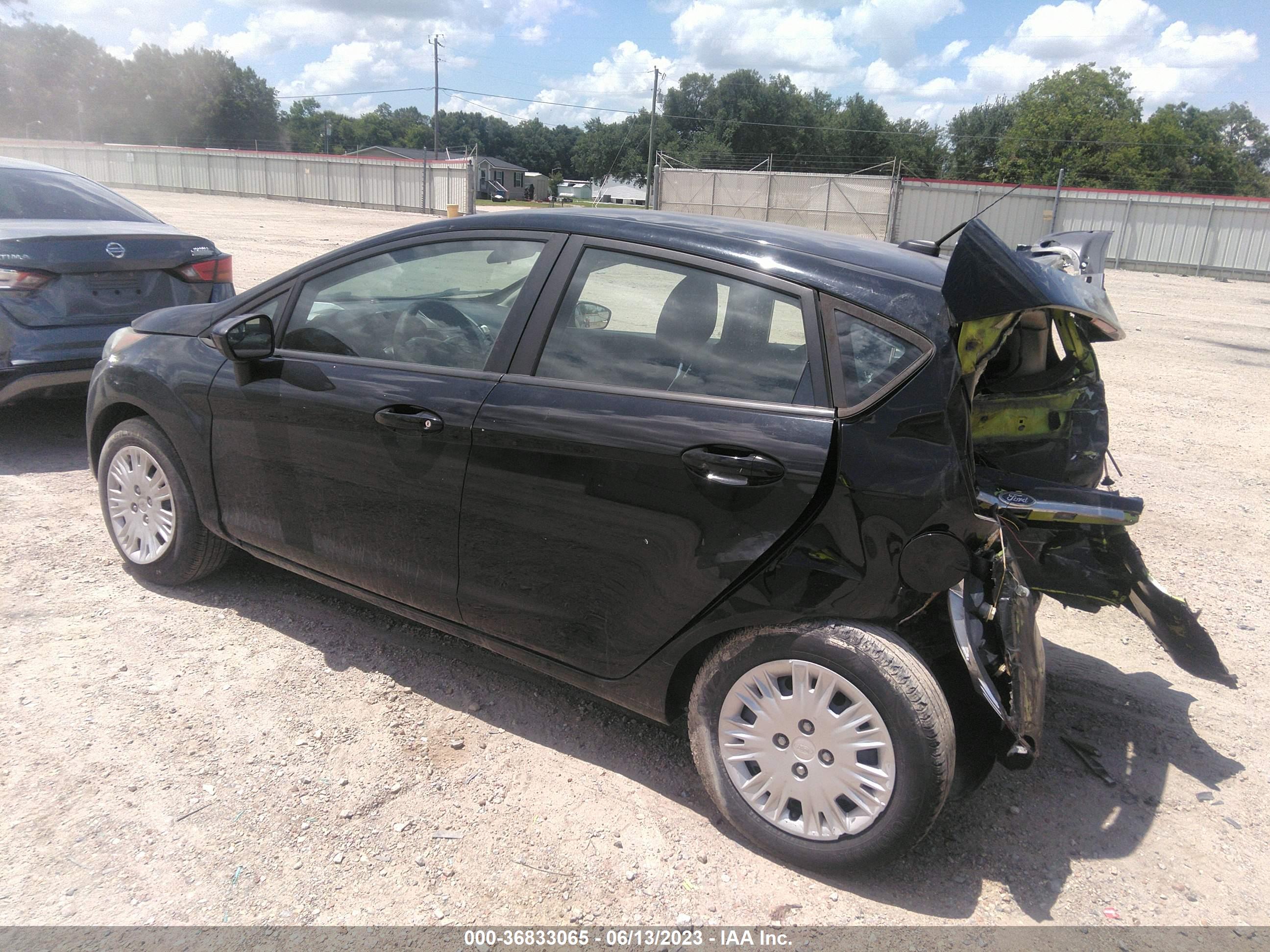 FORD FIESTA image 3