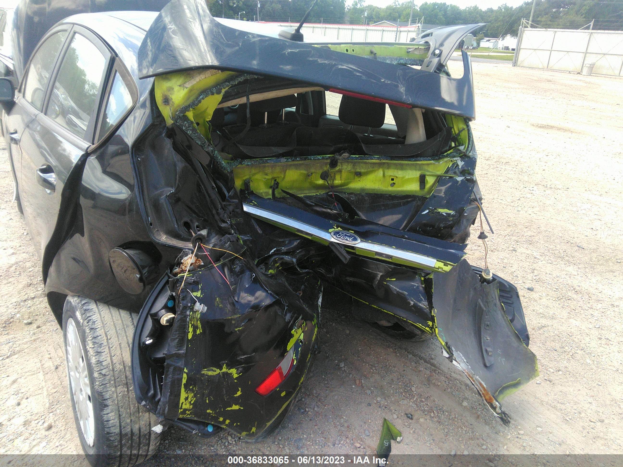 FORD FIESTA image 6