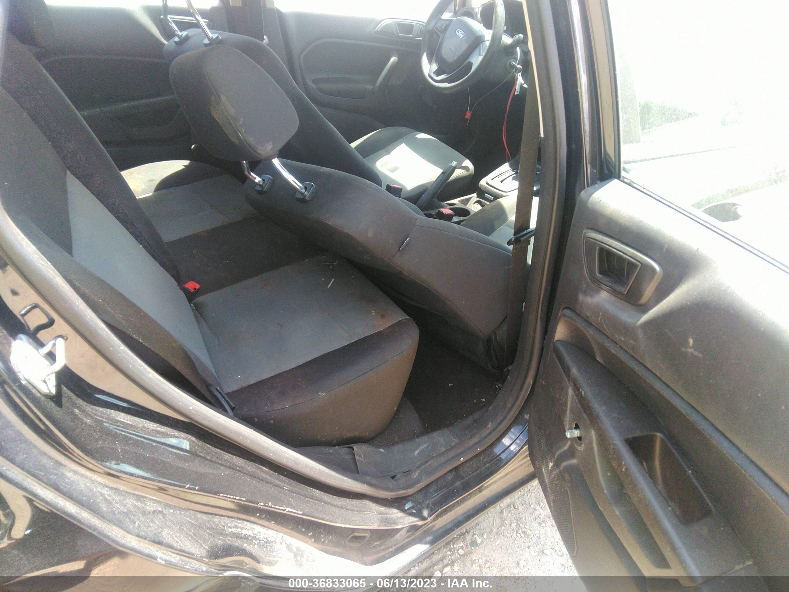 FORD FIESTA image 8