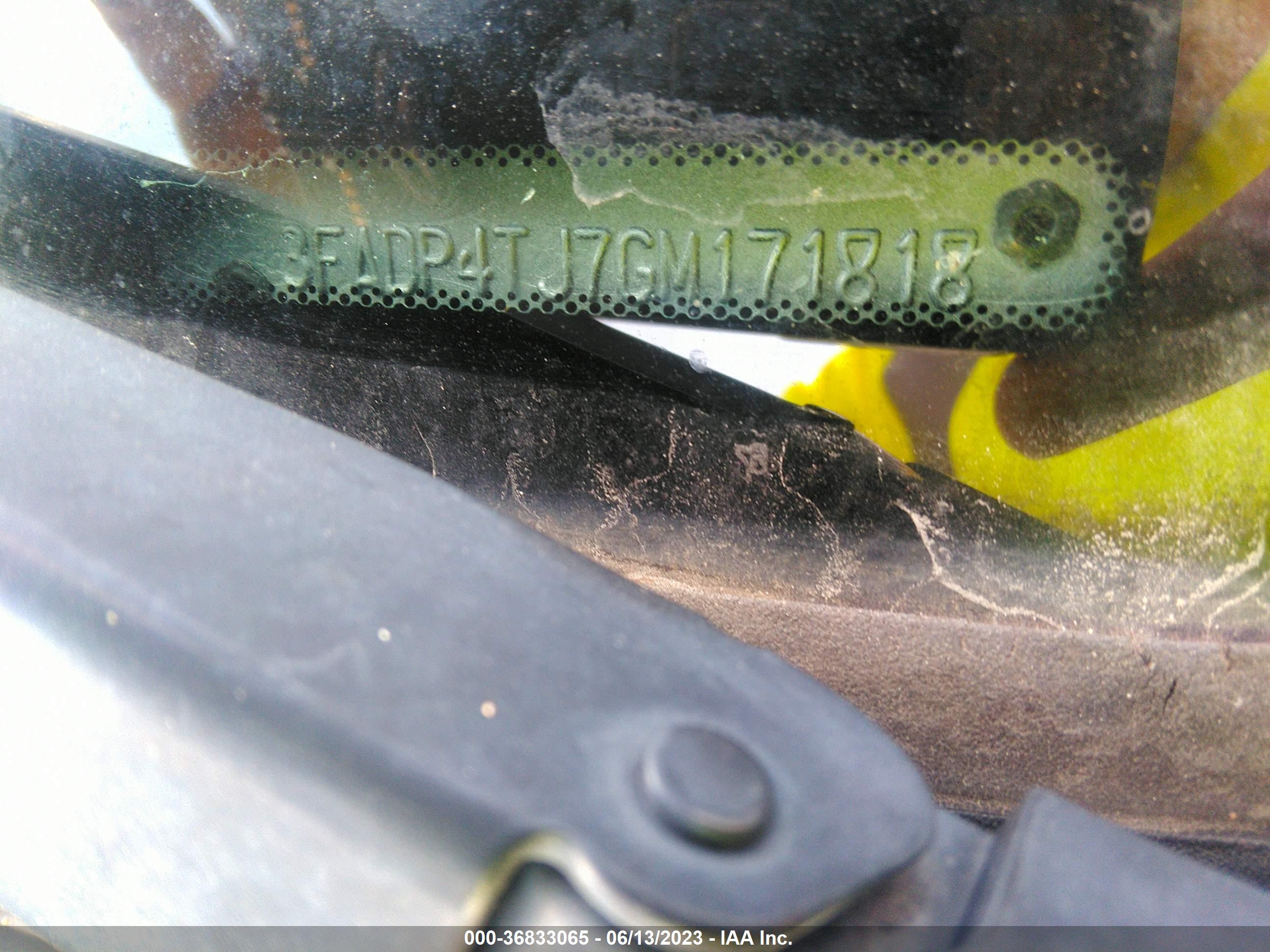 FORD FIESTA image 9
