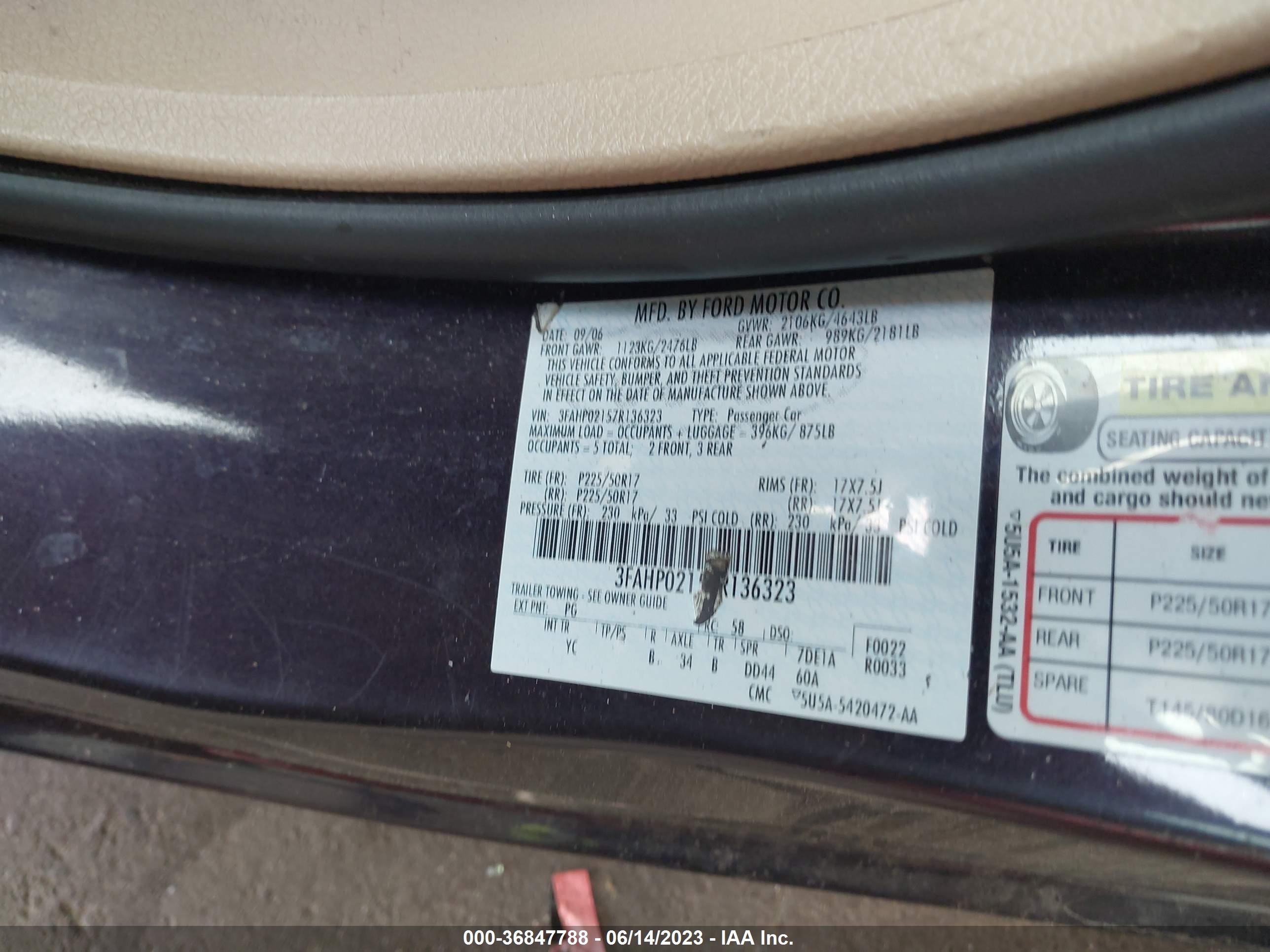 FORD FUSION image 9