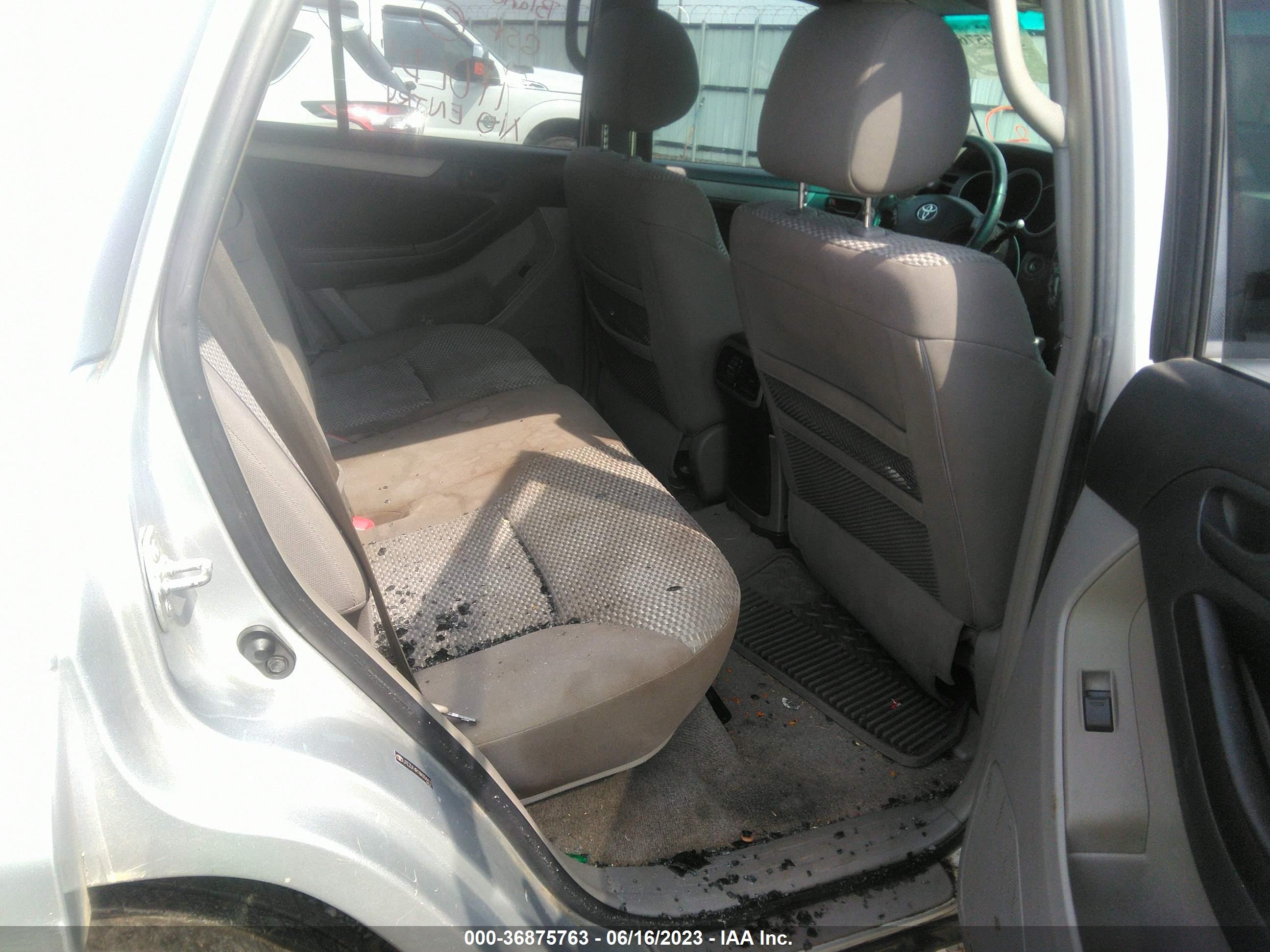 TOYOTA 4RUNNER image 8