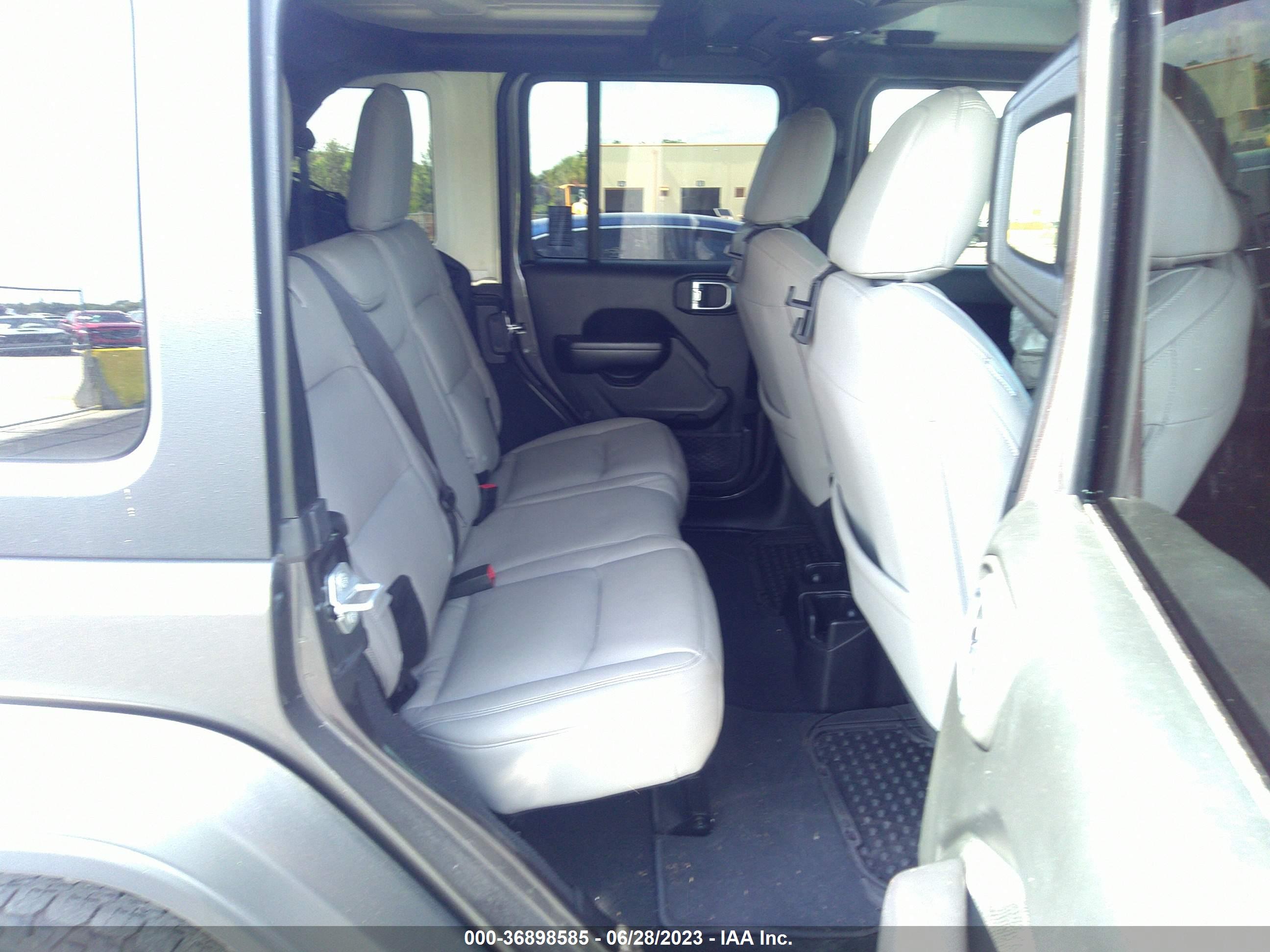JEEP WRANGLER image 8